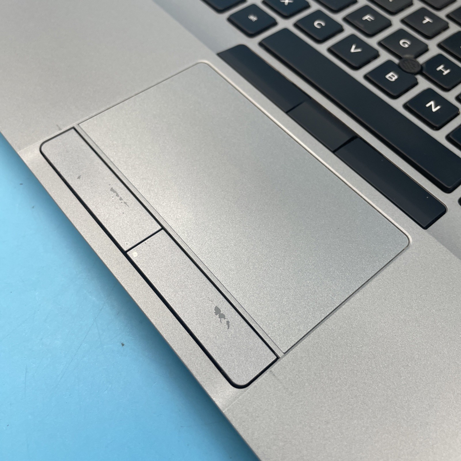 Dell Latitude 5411 | i7-10850H | 32GB RAM | MX250 | NO FAN/SSD/OS | 48% BATT
