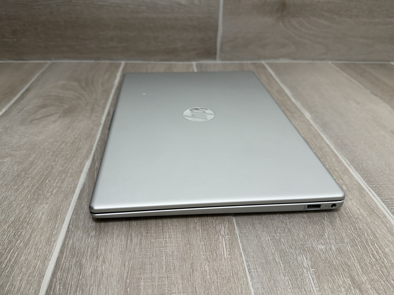 HP Laptop 15-FD0183WM 15.6″ Core i7-1355U 16GB RAM 1TB NVMe SSD Win-11