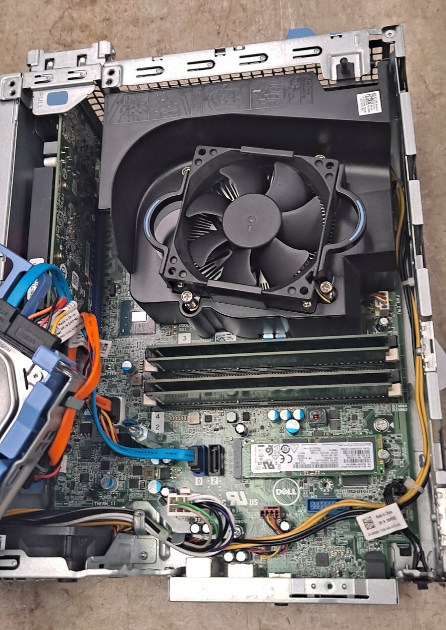 Dell Optiplex 7040 SFF Windows 10 i5-6600 3.3gHz, NVMe 256gb SSD, 500gb HDD 16gb
