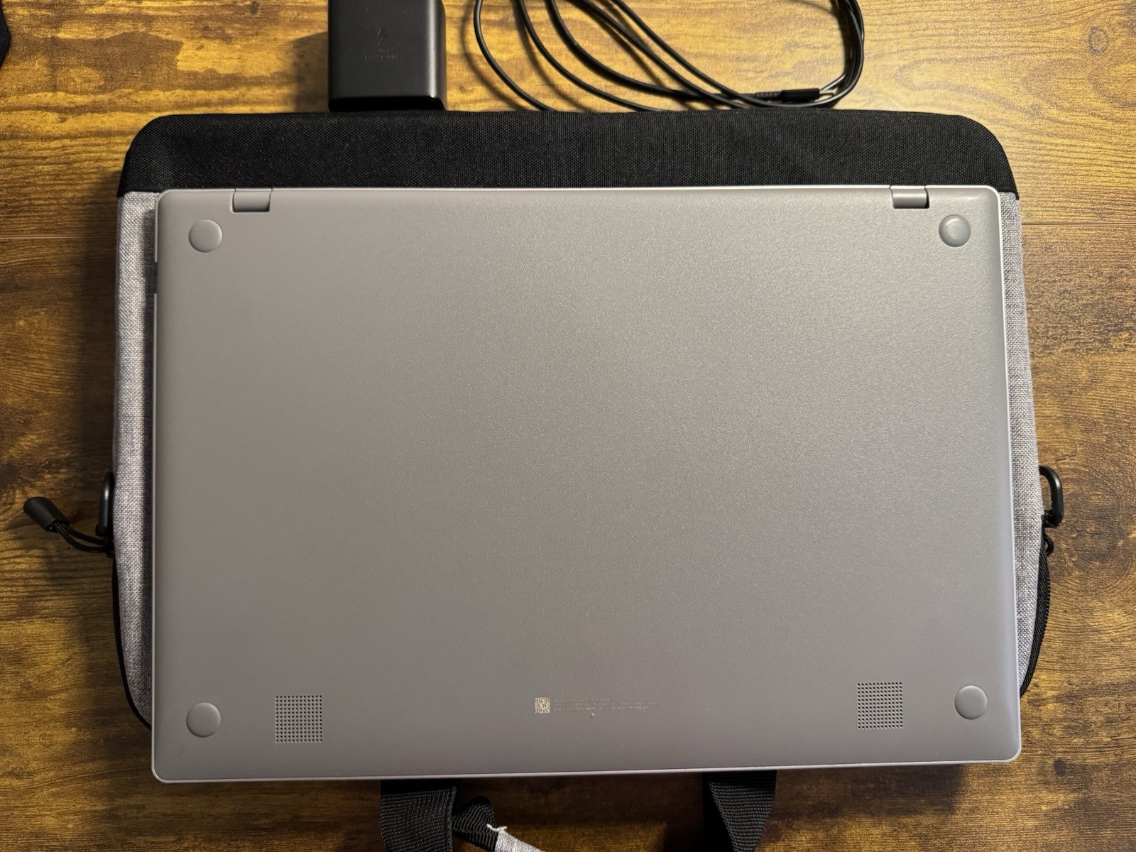 Samsung Chromebook Laptop, Silver, 14.3”, Model XE350XBA, W/Case & charger