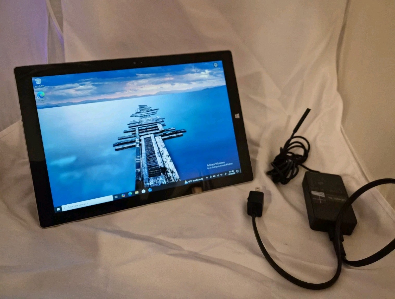 Microsoft Surface Pro 3 i7-4650U 8GB RAM 128GB SSD Windows 10 Pro Tablet
