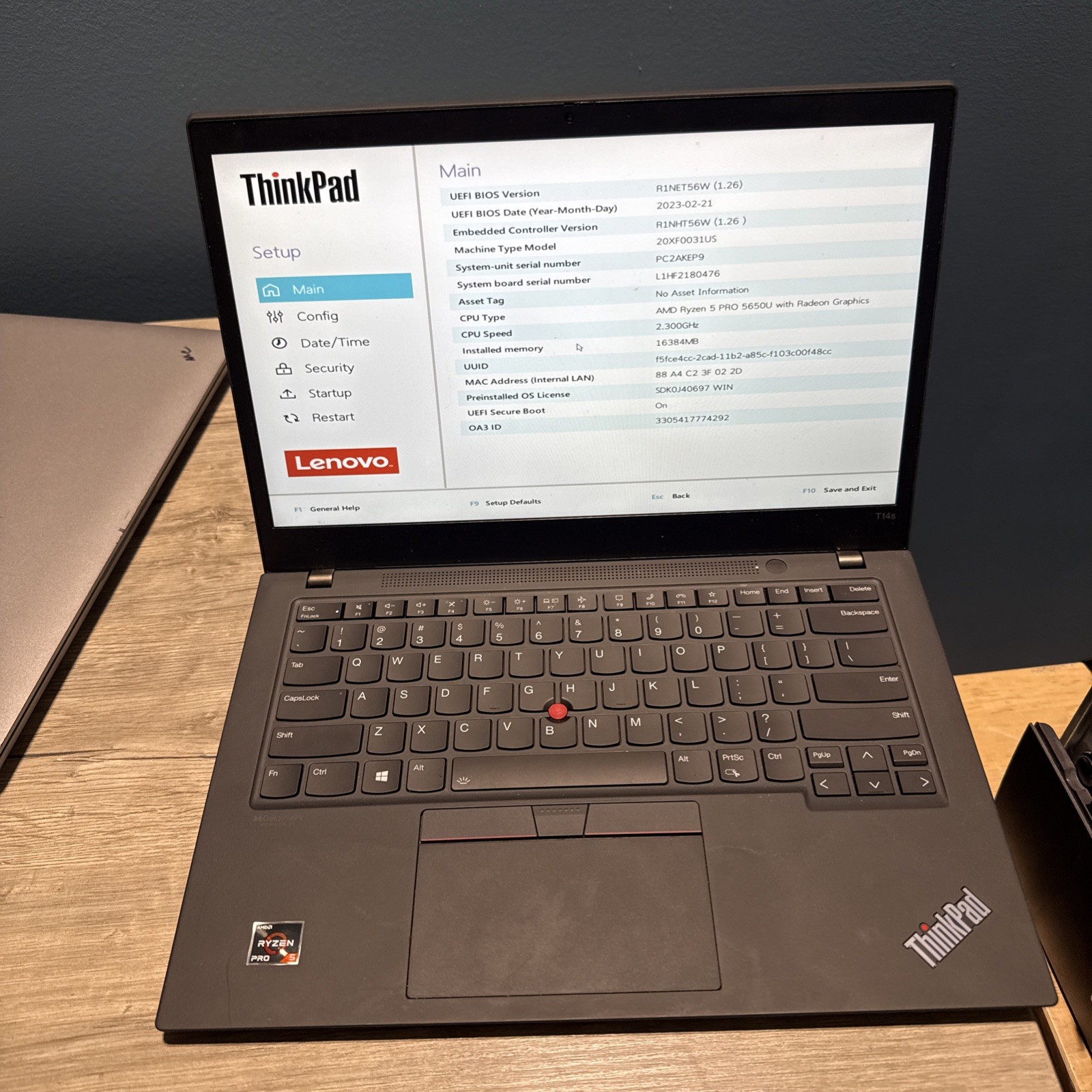 Lenovo ThinkPad T14s, AMD Ryzen 5 PRO 5650U @2.30Ghz, 8GB RAM, NO SSD NO OS