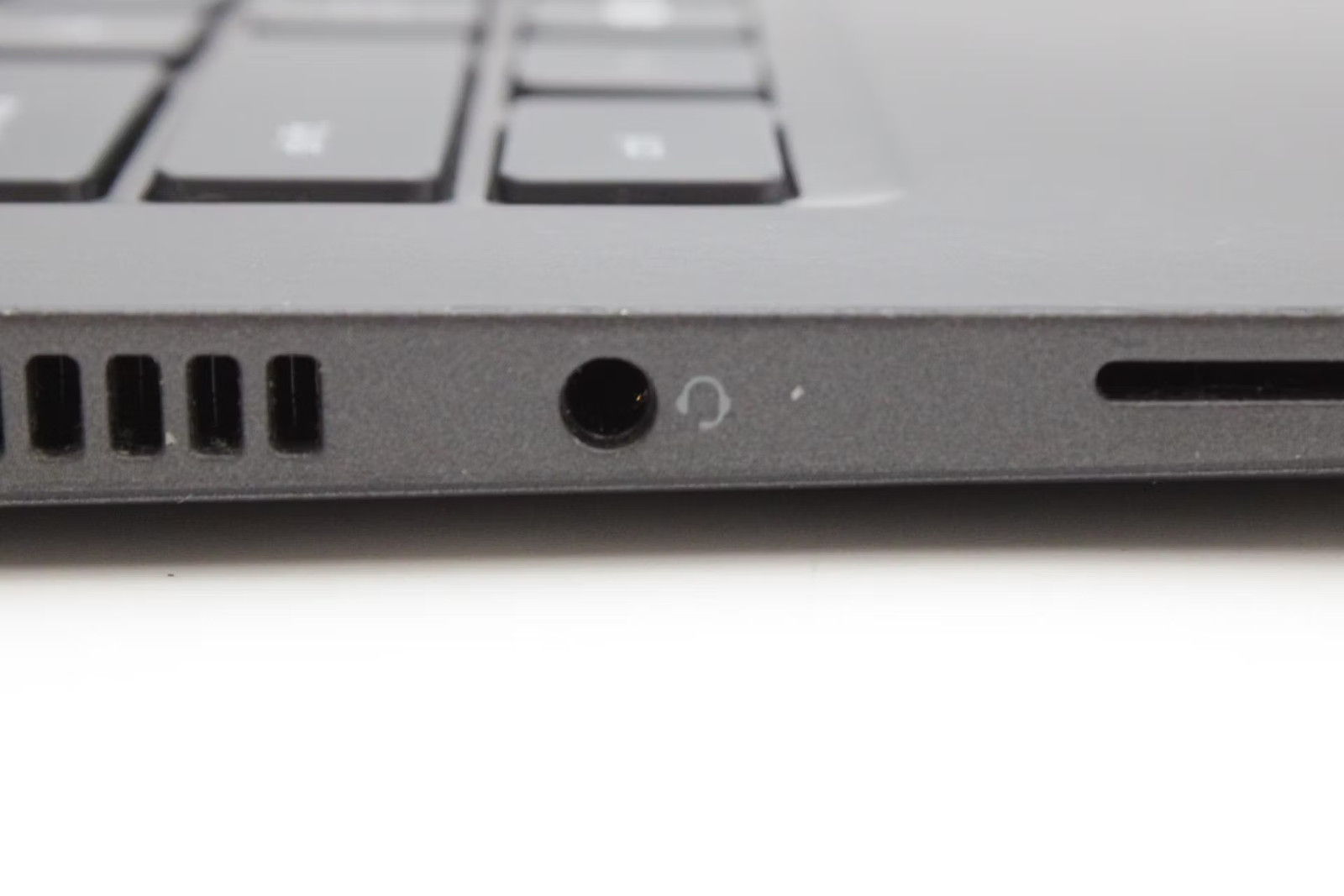 Dell Latitude 7420 Used 14″ i7-1185G7, 16GB RAM, 512GB NVMe