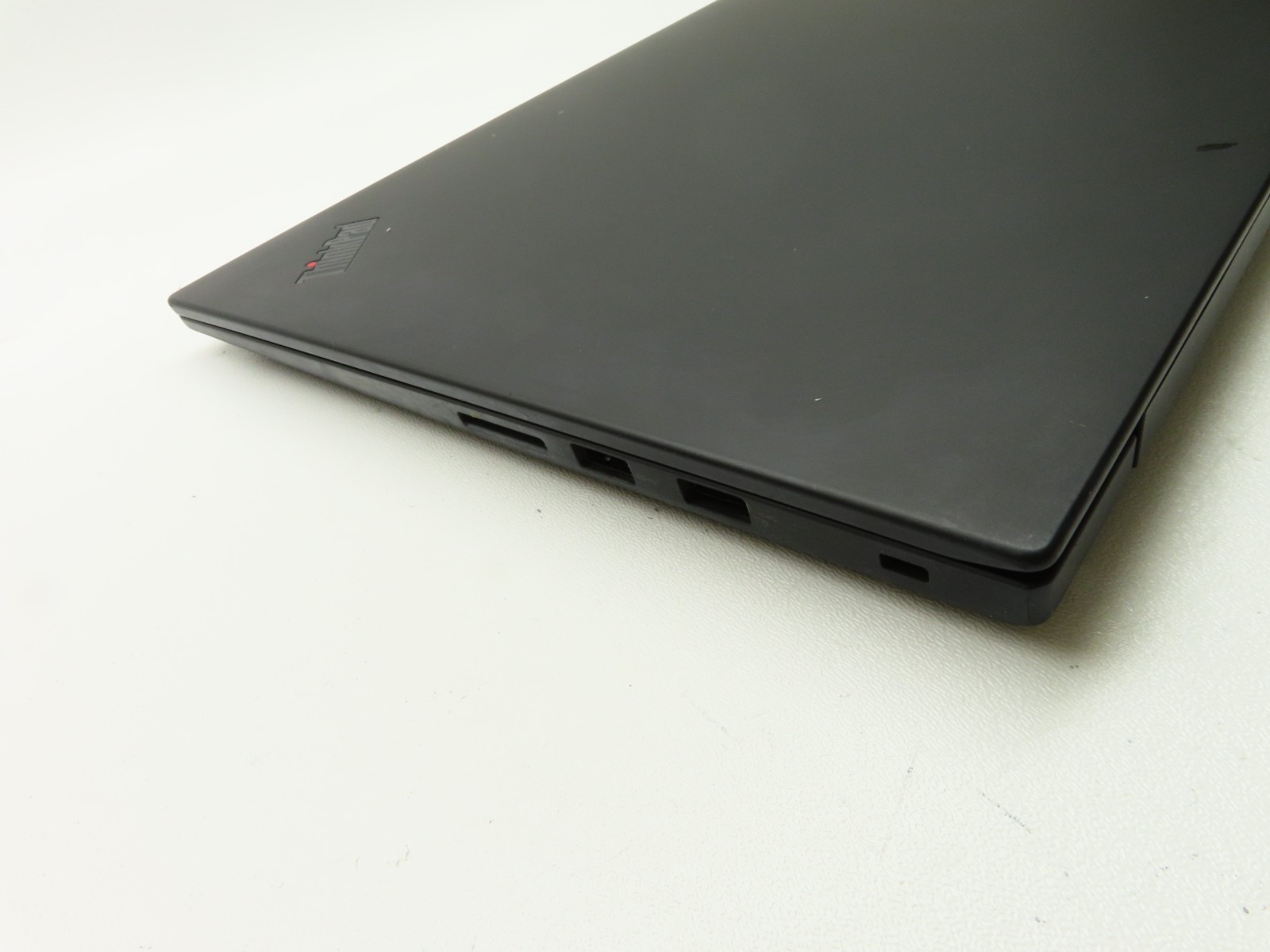Lenovo ThinkPad P1 Gen 3 15.6″ i7-10850H 2.7GHz 16GB RAM 512GB SSD T1000