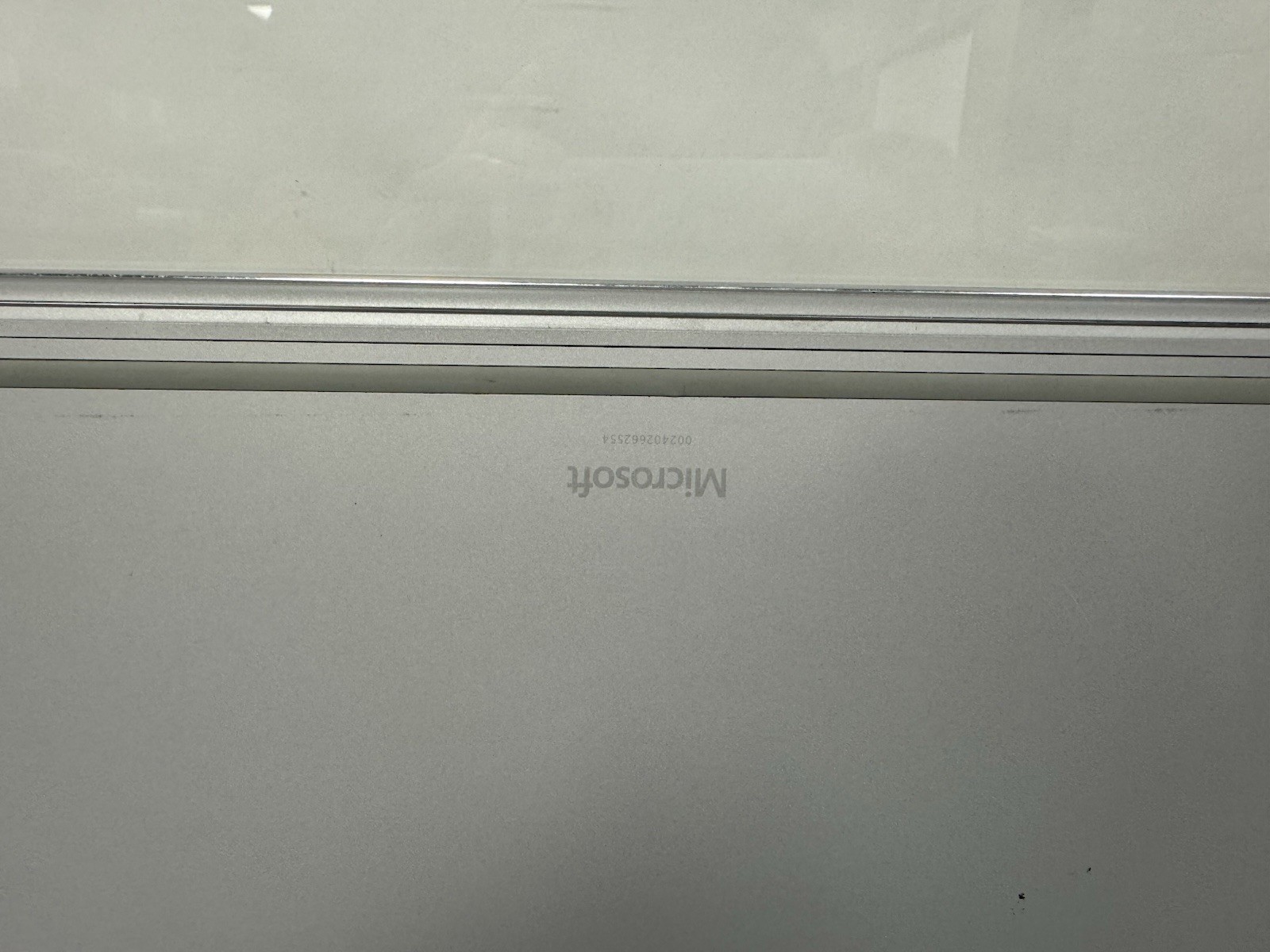 Microsoft Surface Book 1st Gen. 13.5″ Intel i5-6300U @2.40GHz 8GB Ram 256GB SSD