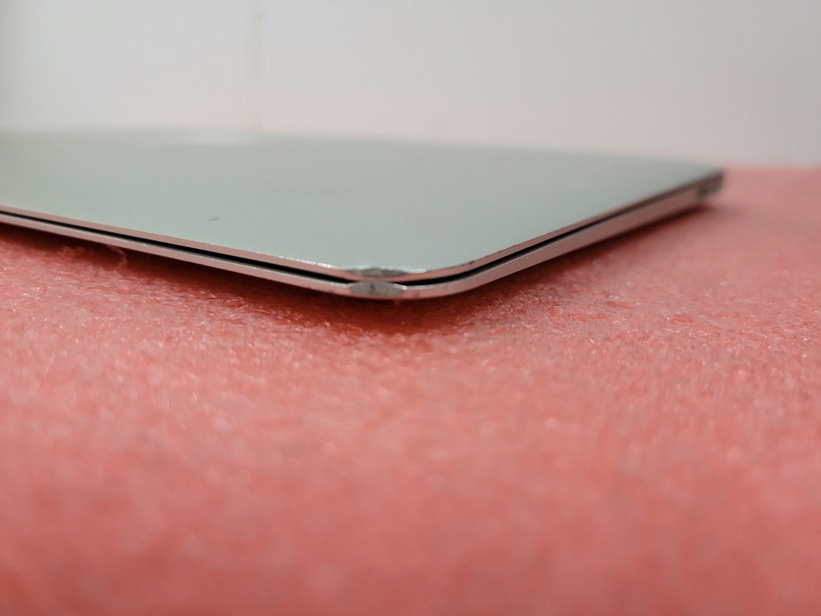 Apple MacBook Air 2015 A1466 13″ i7-5650U 4GB RAM 256GB SSD *Read* | C1066