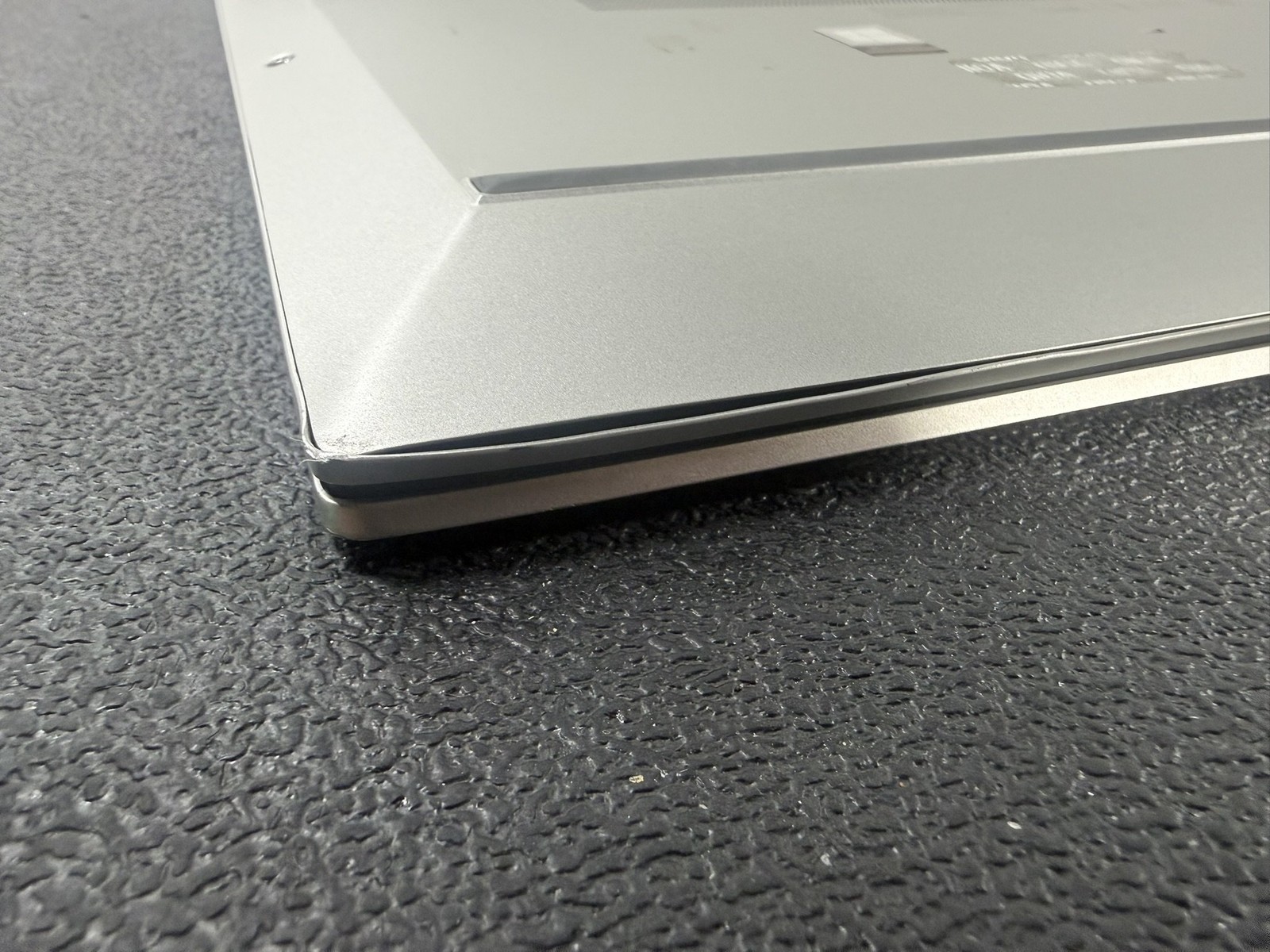 HP EliteBook 850 G7 15.6″ i7-10510U 1.8GHz 4GB DDR4 NO SSD NO BATTERY – READ