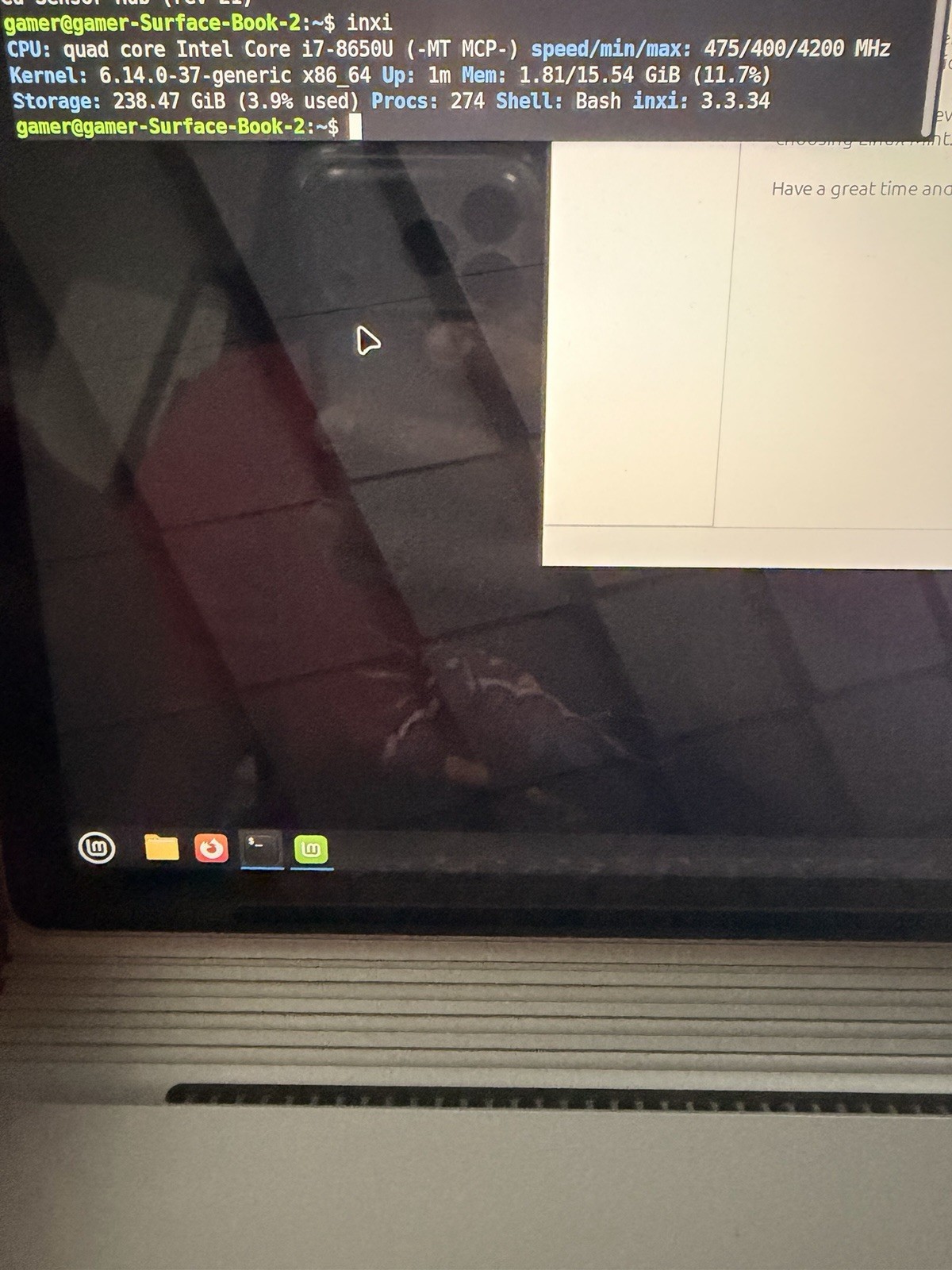 Surface Book 2 15inch 4K GTX 1060 Gpu Issue, No Wifi Cracked Screen LINUX MINT