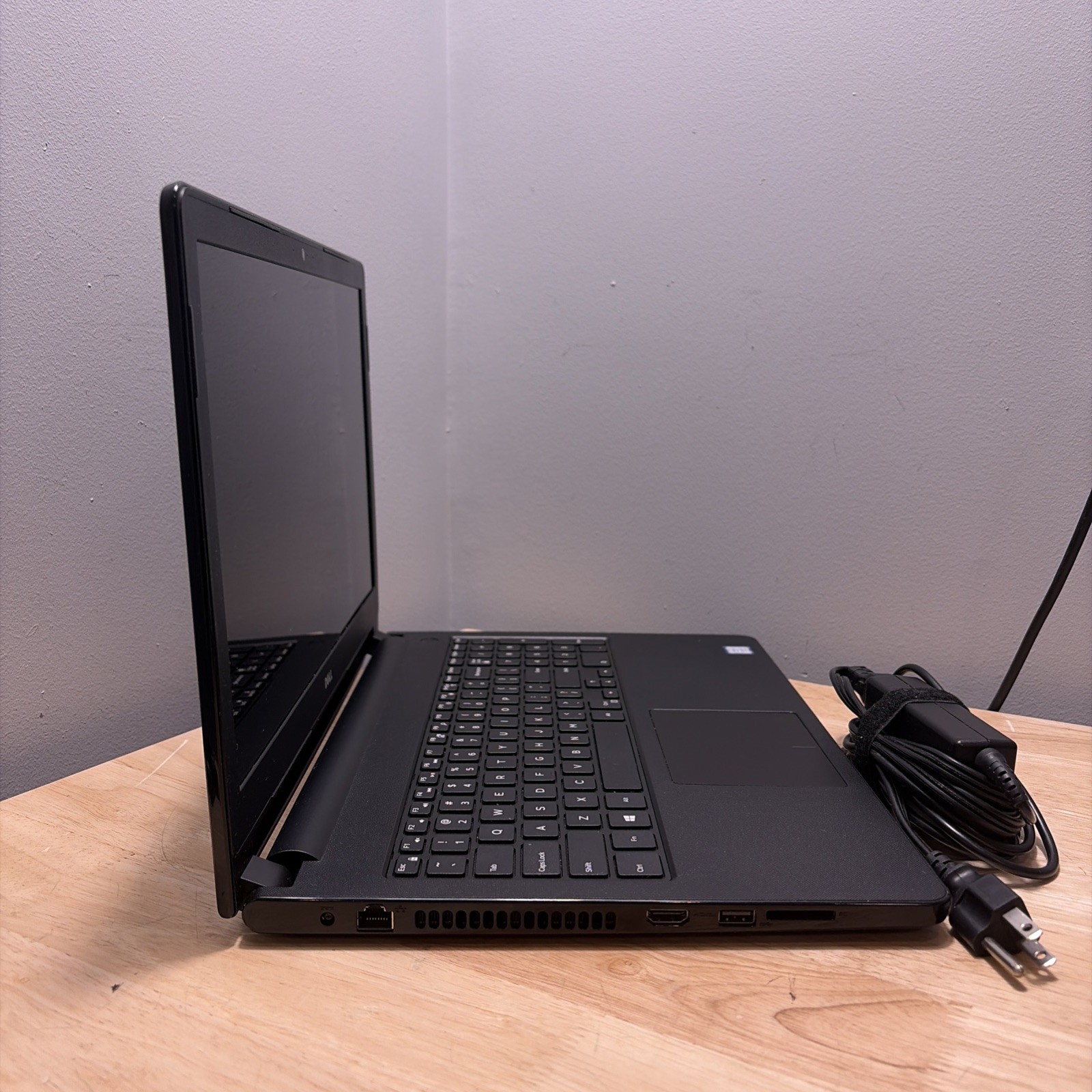 Dell Inspiron 5566 15.6” Core i7-7500u 2.7ghz 8gb 512GB SSD WCam Touch W11 Cord