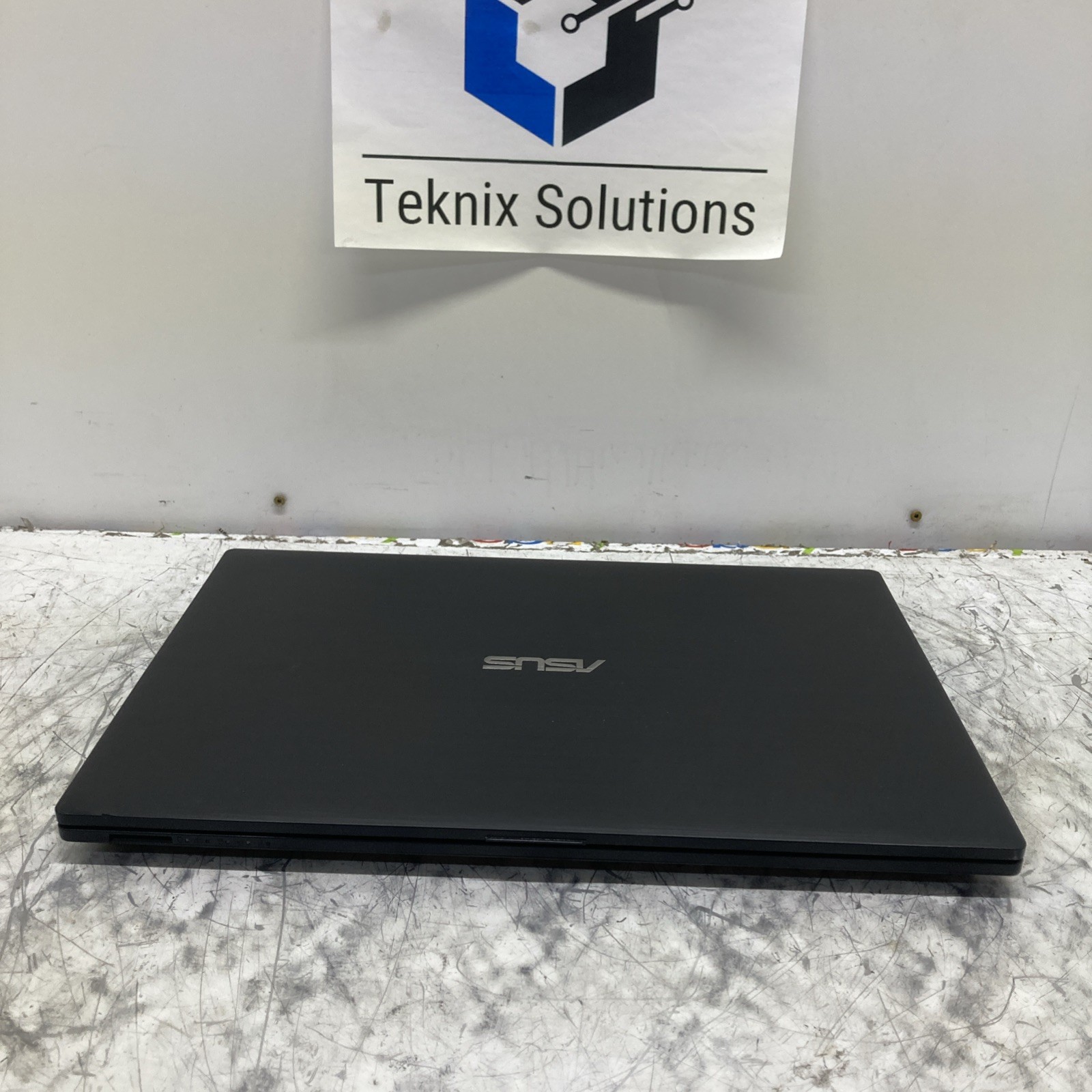 ASUS P2540U Intel Core i7-8550U 1.80GHz 8GB RAM 256 GB SATA win 11pro