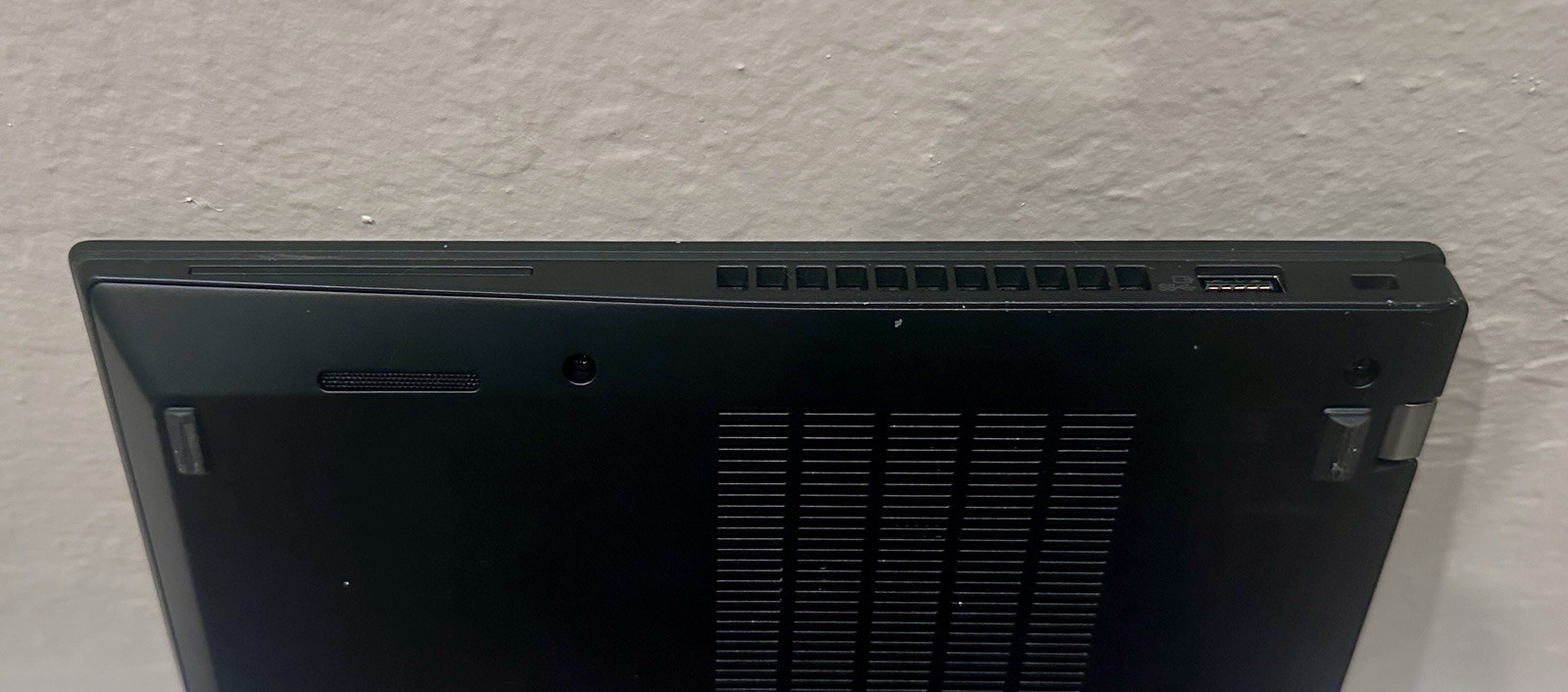 Lenovo ThinkPad T495s 14″ Ryzen 7 Pro 3700U 16GB RAM 512GB SSD Win 11 Pro
