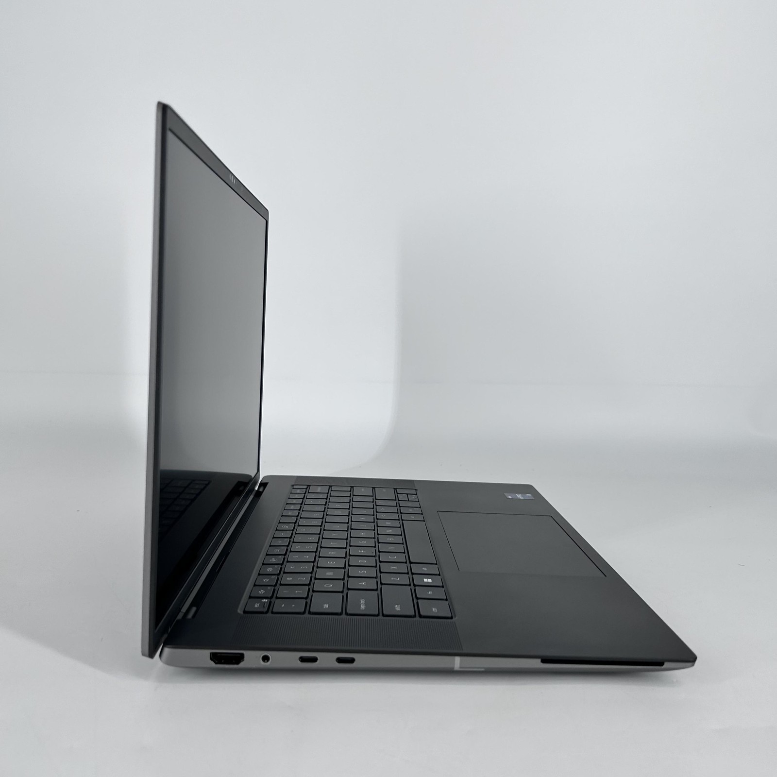 Dell Precision 5680 16 FHD+ 2.5 GHz i7-13800H 32GB 512GB SSD RTX 2000 Ada