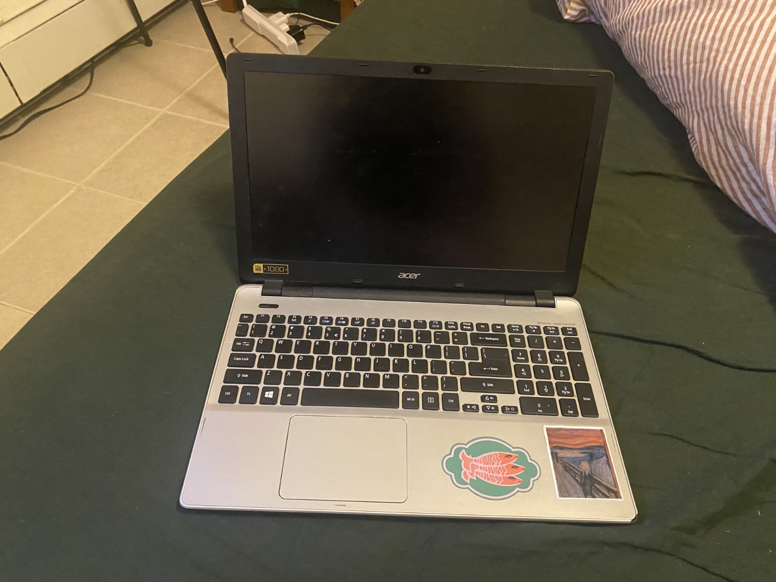 Intel(R) Core(TM) i5-4210U – No charger included
