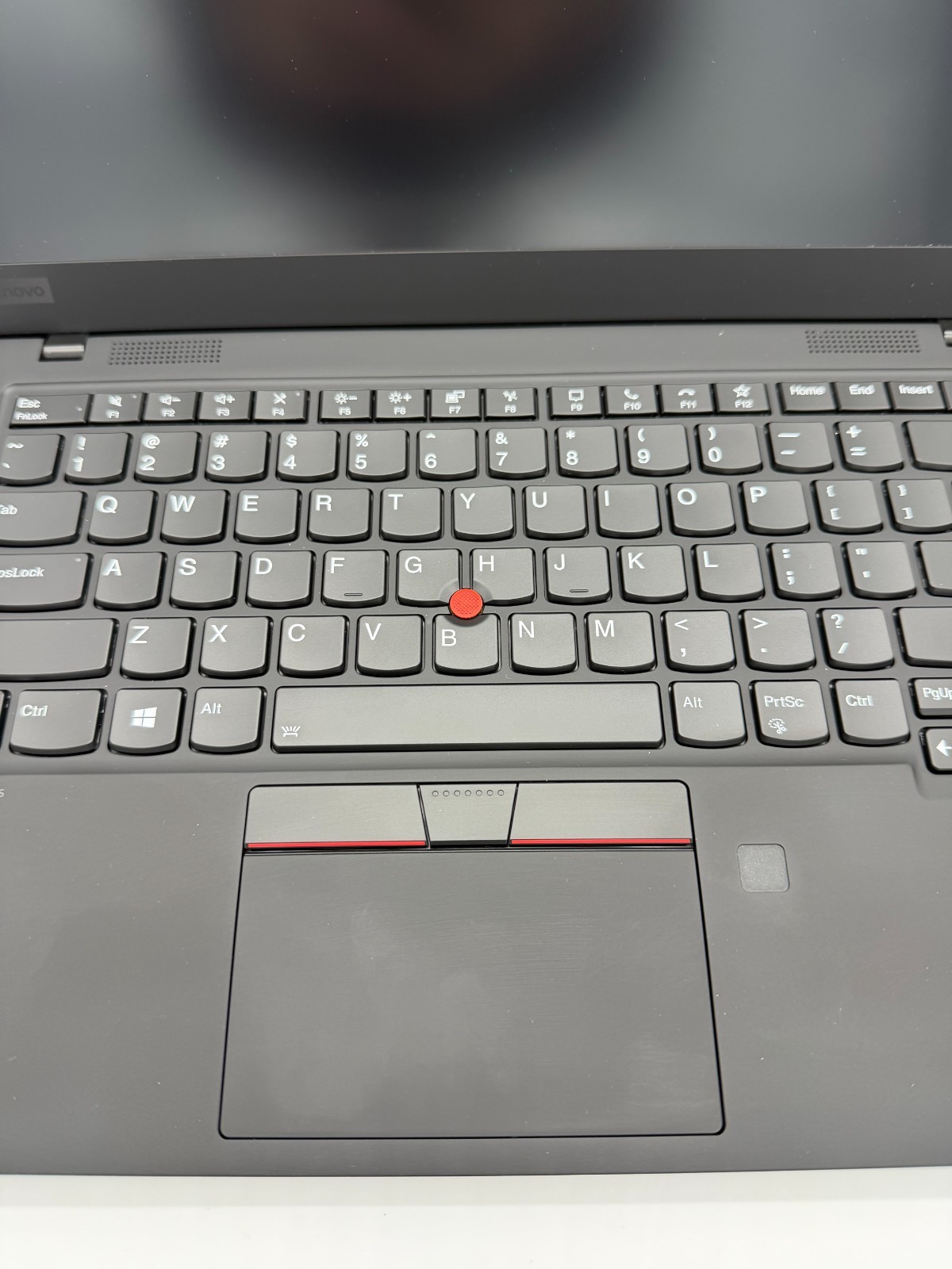 Lenovo ThinkPad X1 Carbon Gen 8- 14″ i7-10510U 16GB RAM 1TB SSD Windows 11 Pro