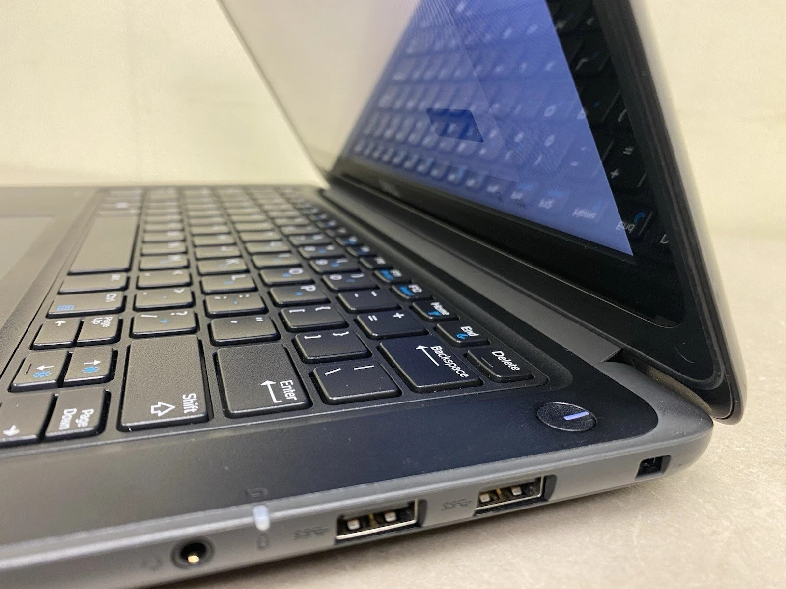Dell Latitude 3380 13″ Laptop Intel i5-7200U 4GB RAM 128GB SSD Win11 TOUCHSCREEN
