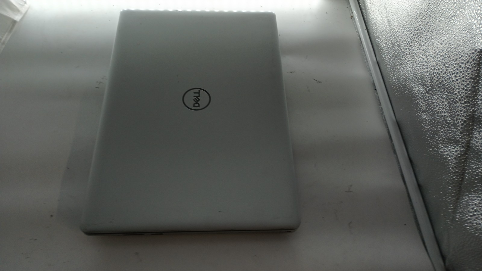 7194 Inspiron5575 w/charger.Ryzen3.8GB.128GB NVMe.15.6″.Radeon.Optical.W11.Nice!