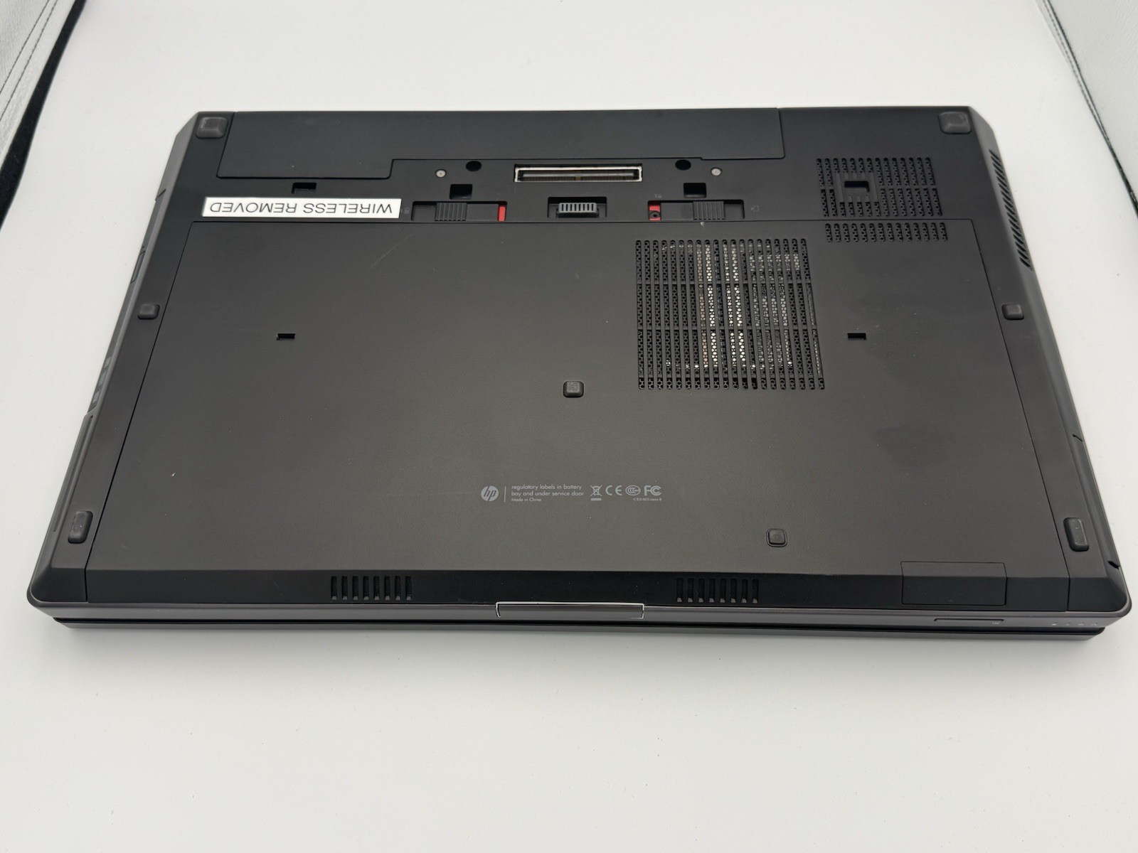 HP EliteBook 8770W 17.3″ MW i7-3740QM 2.7GHz|16GB|500GB|No AC|No Wireless