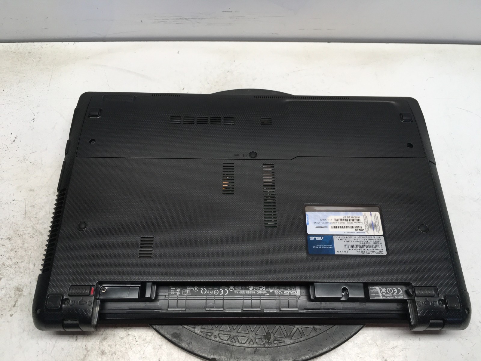 Asus K53E-BD4TD Intel i5-2430M 2.4GHz 4 GB NO HDD READ