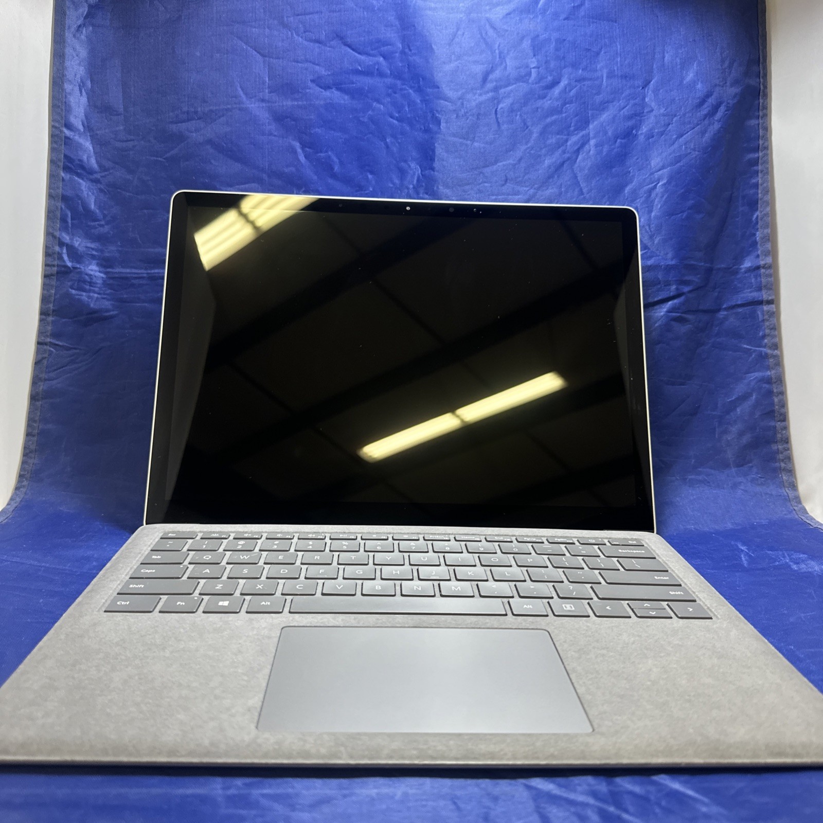 Microsoft Surface Laptop 4 13.5” 8GB 256GB (1950) i5-1145G7 @2.60 GHz Win 11