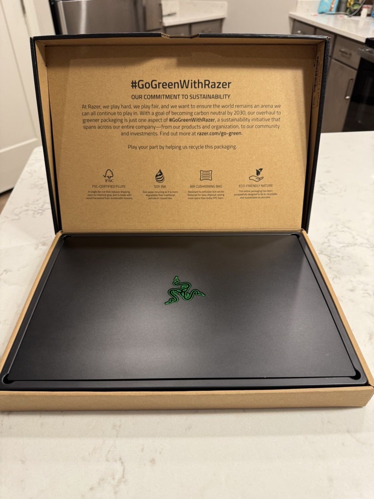 RAZOR BLADE 16 i9-13950HX RTX 4080 32GB RAM 1TB SSD 240Hz QHD Xcellent Condition