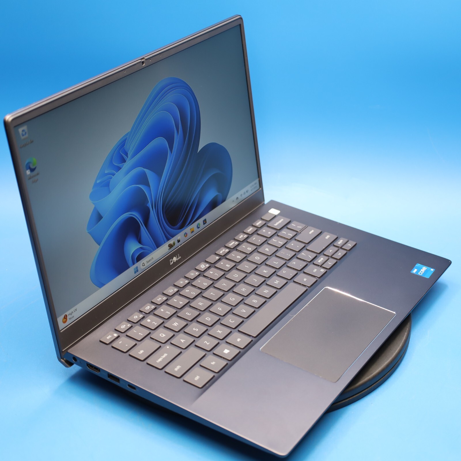 Dell Vostro 5402 14″ i5-1135G7 8GB RAM 256GB SSD Win 11 Pro Used