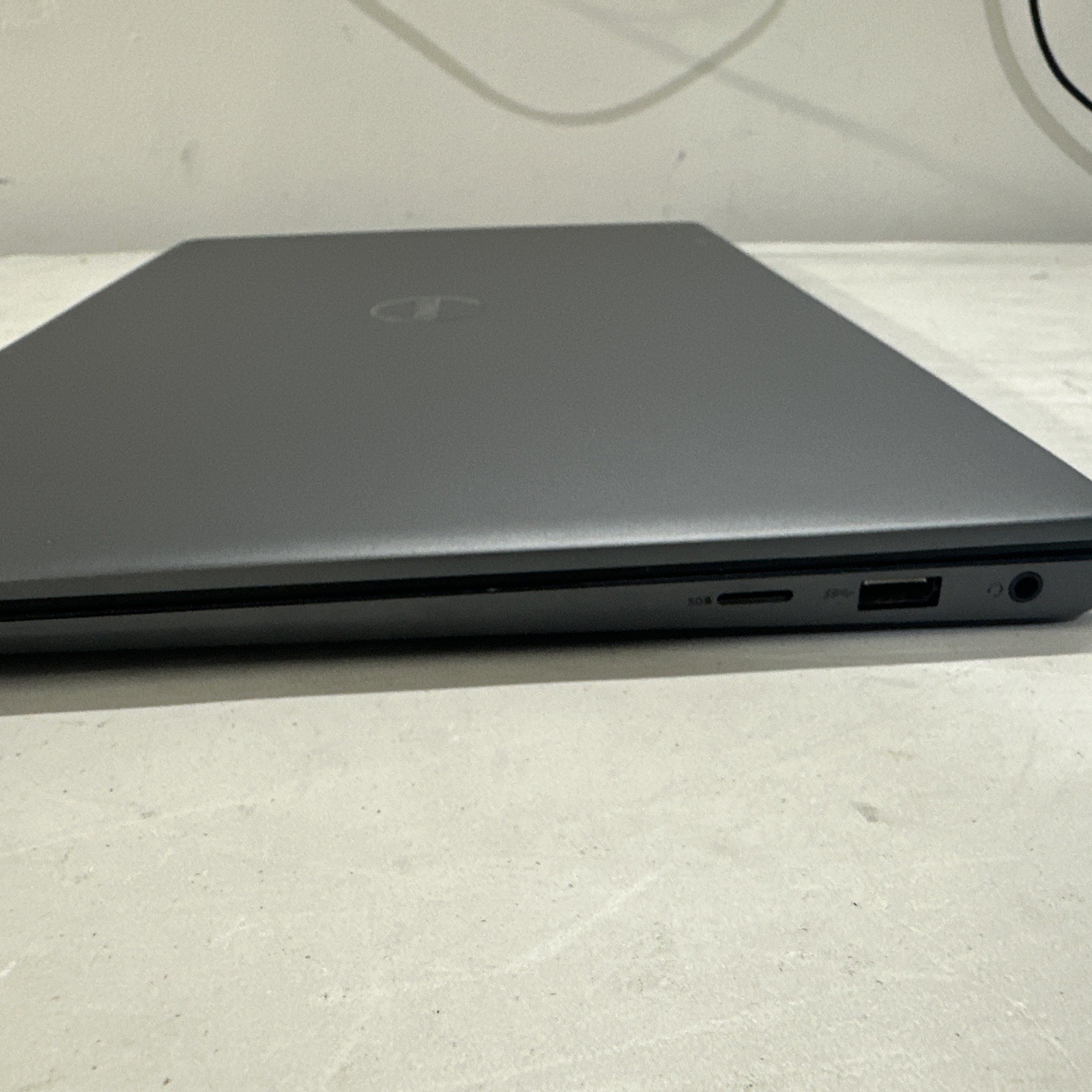 Dell Vostro 7590 I5 9300H 2.40GHz, 8GB RAM, GTX 1050, No SSD/Battery