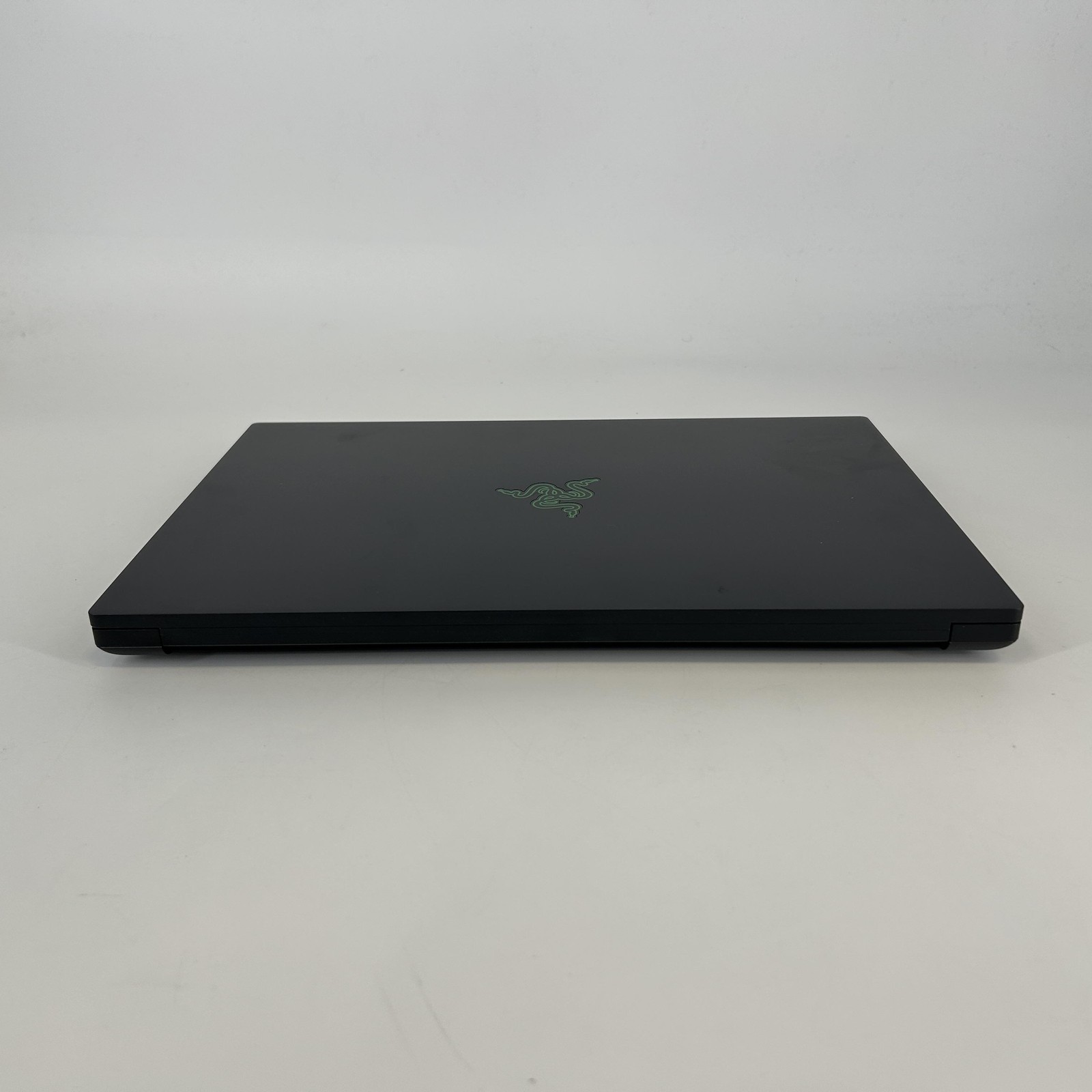 Razer Blade 16 240Hz QHD+ 2024 2.2 GHz i9-14900HX 32GB 1TB RTX 4080 Excellent