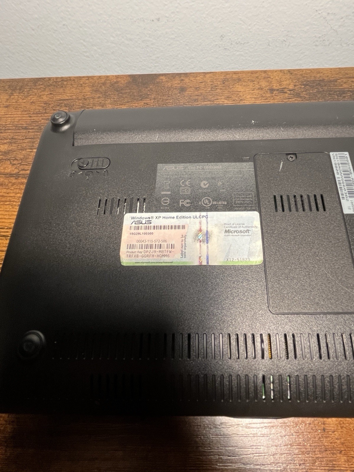 ASUS Eee PC Netbook – Intel Atom, Windows XP, 10.1 Display – Vintage Mini Laptop