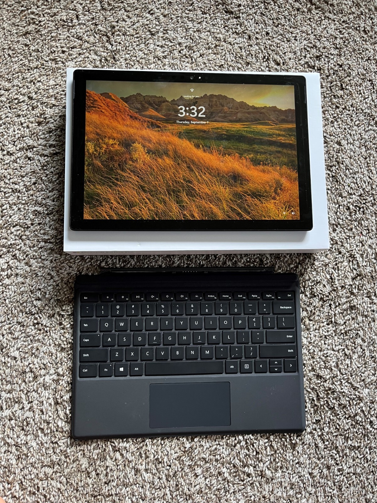Microsoft Surface Pro 7 Intel i5 1135G7 2.4 GHz256gb SSD 8gb RAM Model 1961 4G