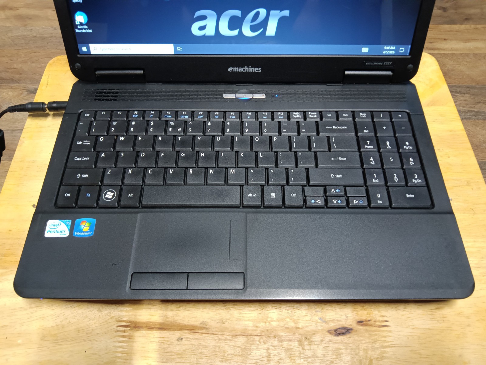 Emachines E527/Core2Duo T6600/2.20ghz/4gb/160gb/Windows 10 Home/Vga/15.6″