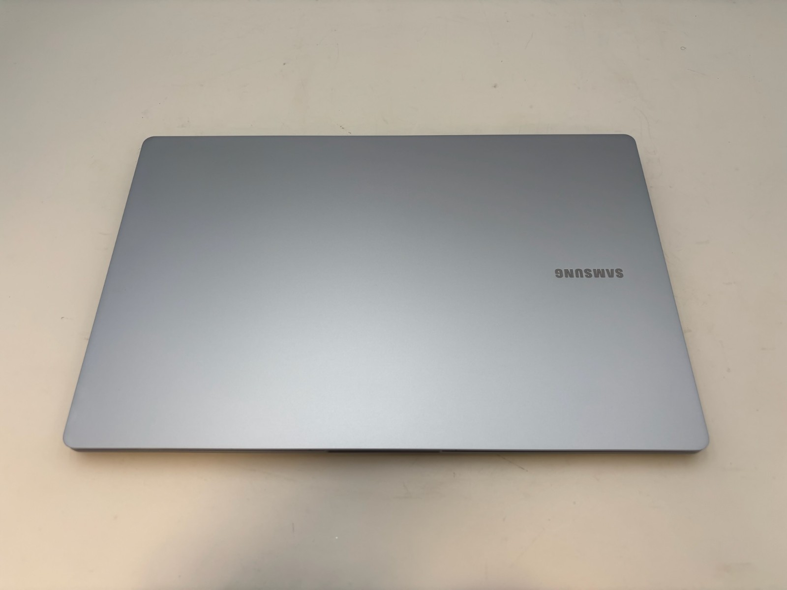 Samsung Galaxy Book4 Edge 16″ 512 GB SSD 16 GB RAM Snapdragon X Plus Win 11 Home