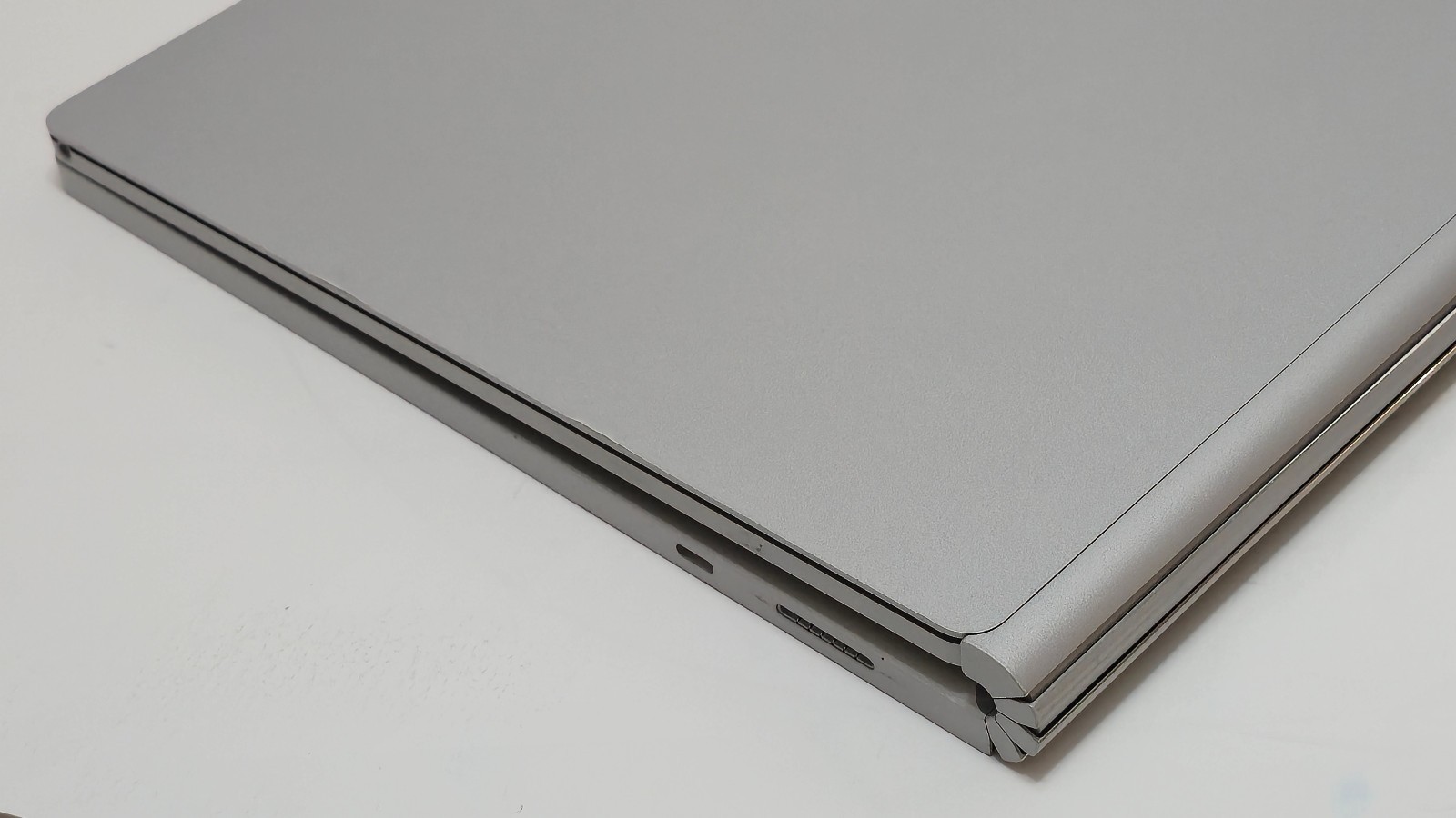 Surface Book 3 15″ (1899) i7-1065G7 32GB RAM 1TB SSD GTX 1660 GPU 6GB GDDR6