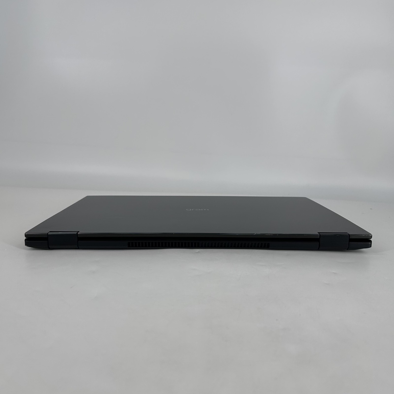 LG Gram 16 (2-in-1) QHD+ TOUCH 2.2 GHz i7-1360P 32GB 1TB SSD Good WHITE SPOTS