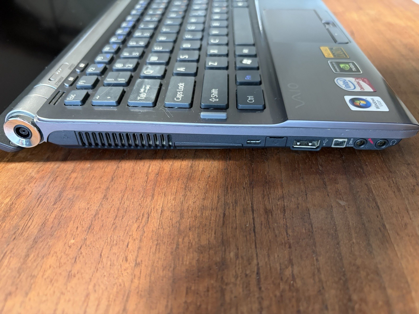 Sony VAIO VGN-Z520N/B 13.1in Core 2 Duo P8400 6GB 128GB SSD Win10