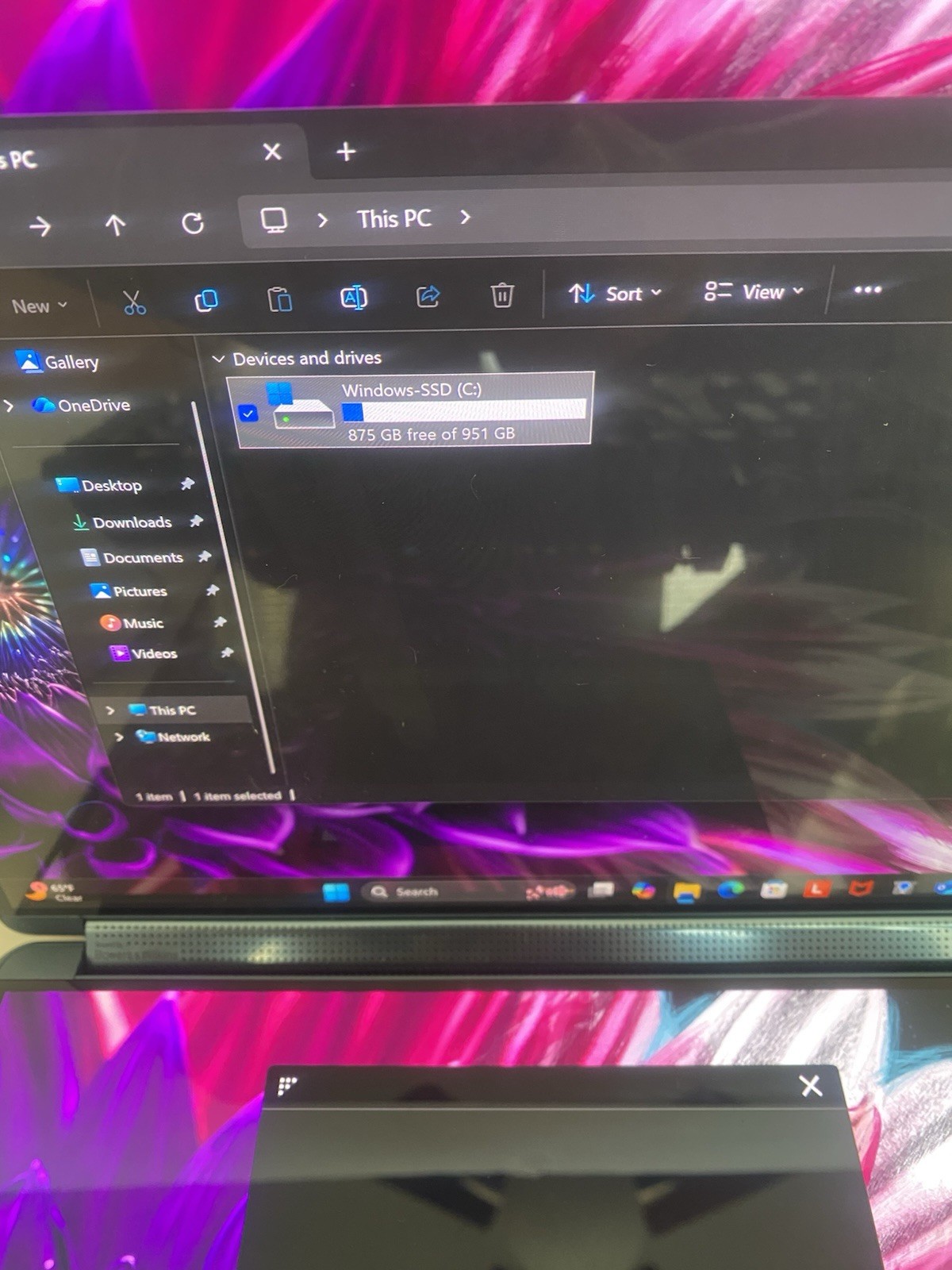Lenovo Yoga Book 9i 13IMU9 Ultra 7 155U 1.7GHz 16GB 1TB 14″ Keyboard + Mouse
