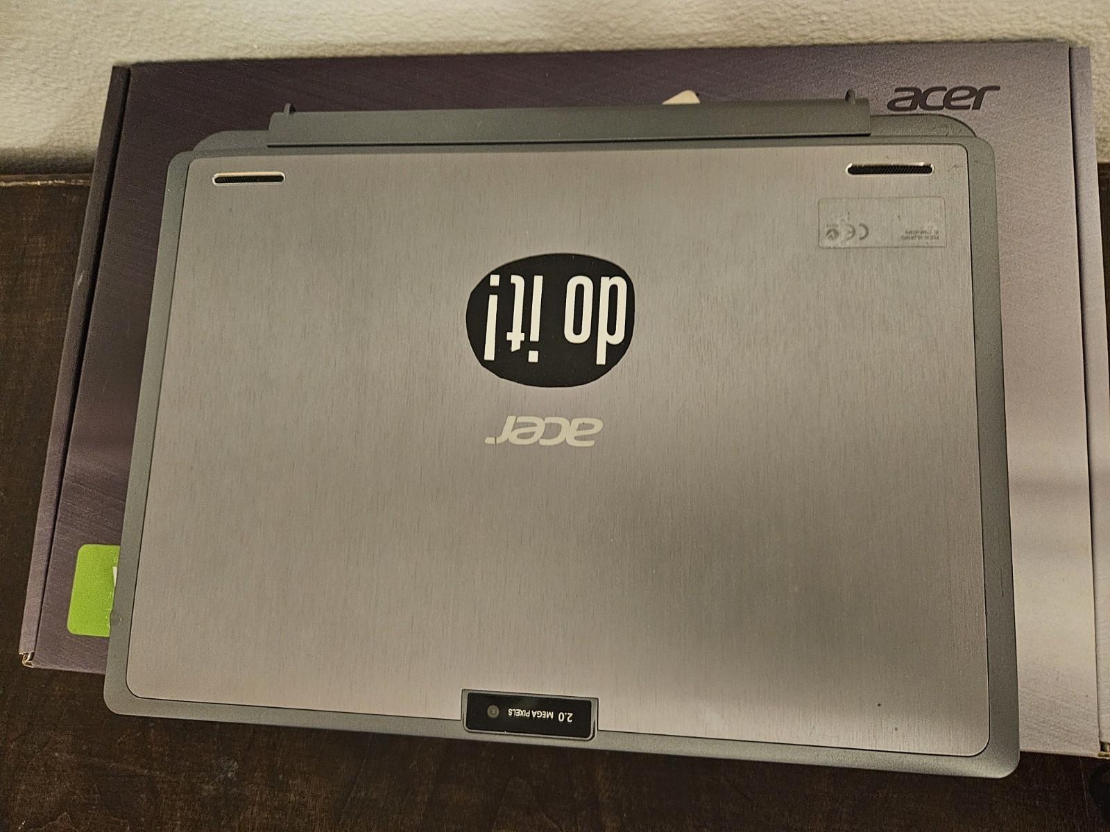 2015 ACER One 10 windows 10 S1002-17FR Dark silver Laptop with box