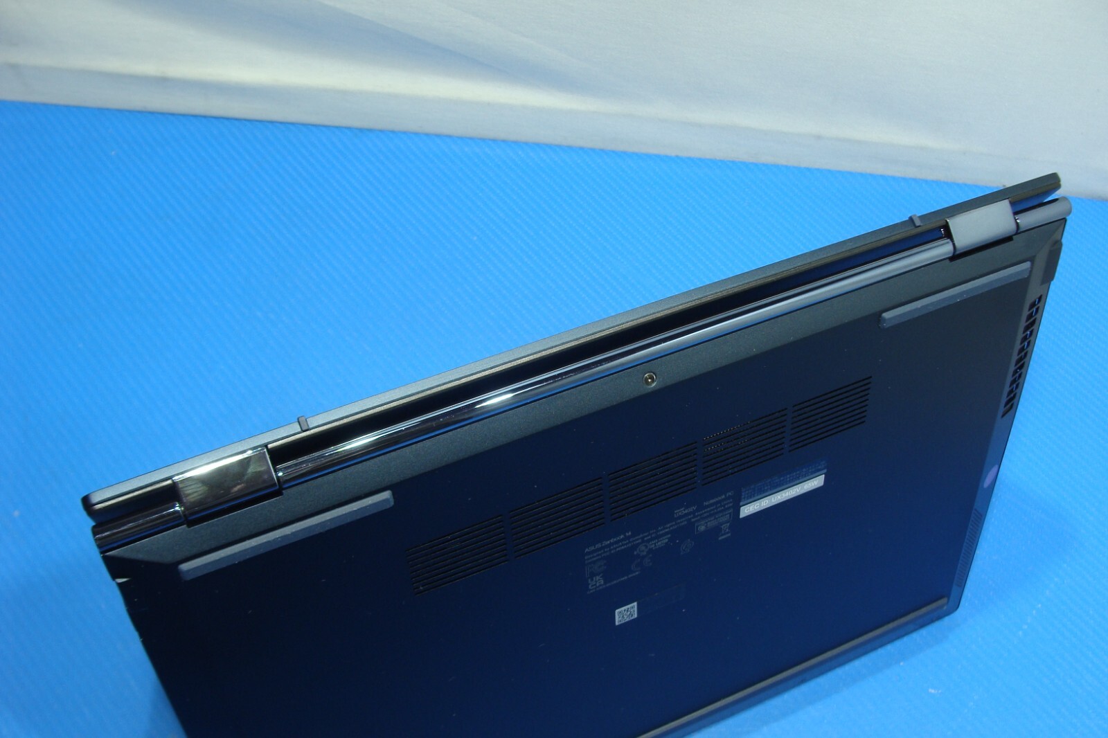 ASUS Zenbook UX3402VA 14″ 2.8K OLED 90hz i9-13900H 16GB 1TB SSD Warranty 07/2025