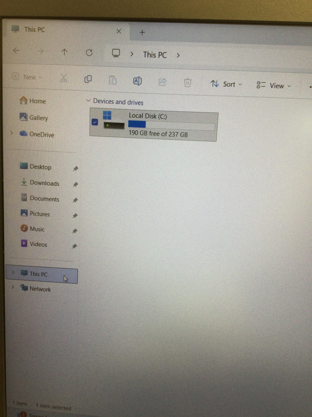 dell inspiron 5584 core i7-8565u @1.80ghz 15.6” 8GB RAM 256GB SSD WIN 11 PRO