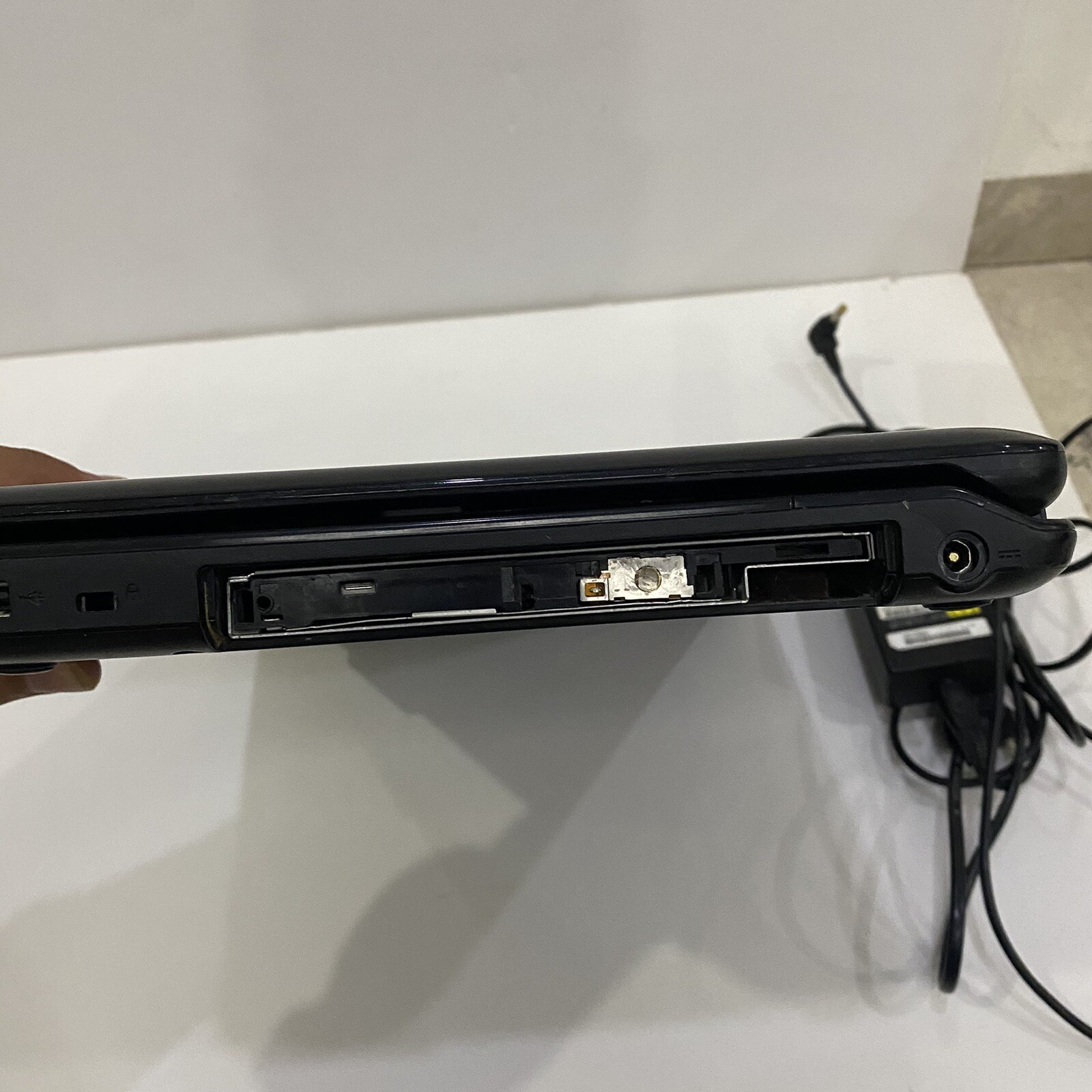 Fujitsu Lifebook A Series AH530 SSD 320GB Ram 2GB Core i3M380 Windows7 Laptop