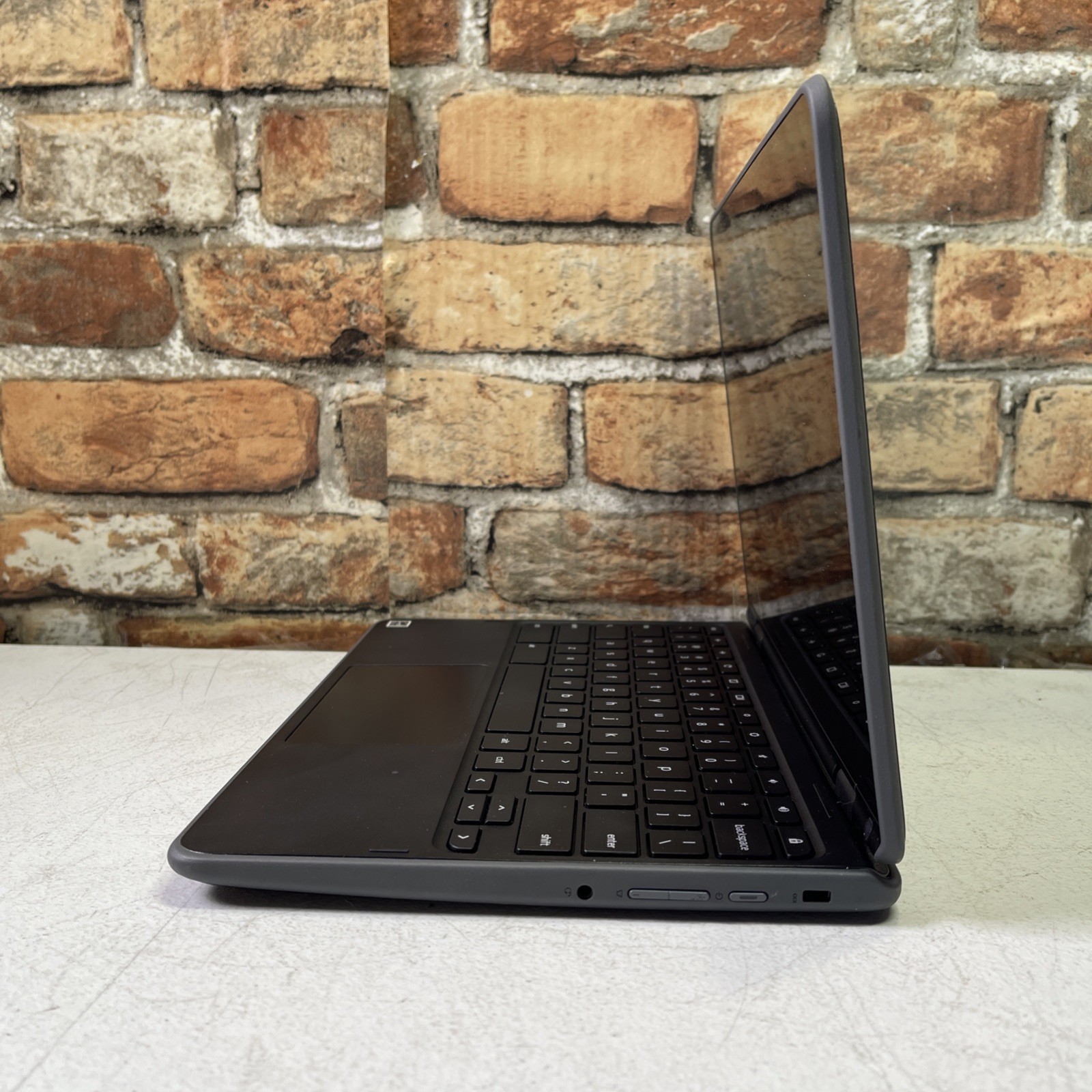 Lenovo Chromebook 300e Tested LCD Screen w/ Chassis & Battery – No Motherboard’s