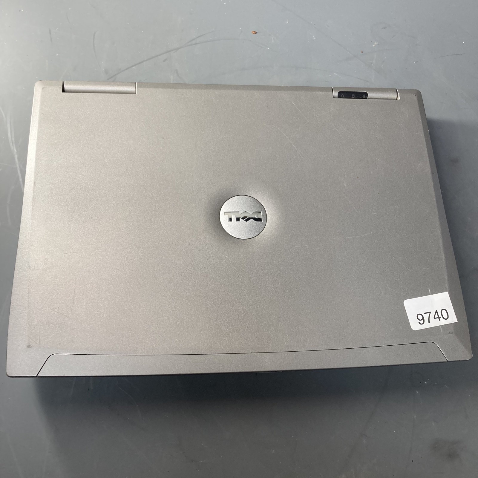 Dell Latitude D810 Laptop Pentium M 1.86GHz 2GB RAM No HDD NO OS