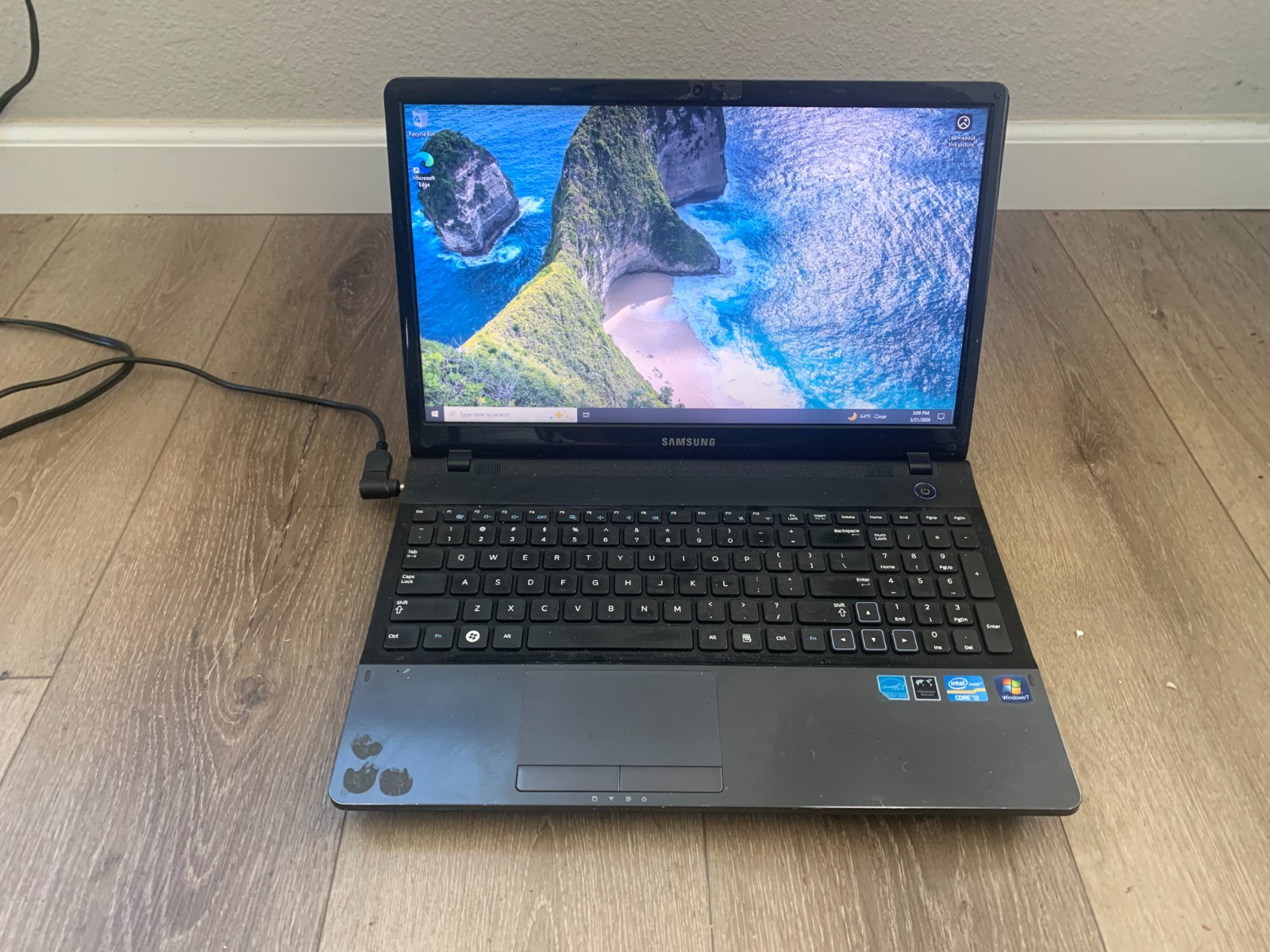 Samsung NP300E5A-A02UB 15.6″ Intel Core i3-2350M 2.30GHz 6GB RAM 320GB HDD Win10