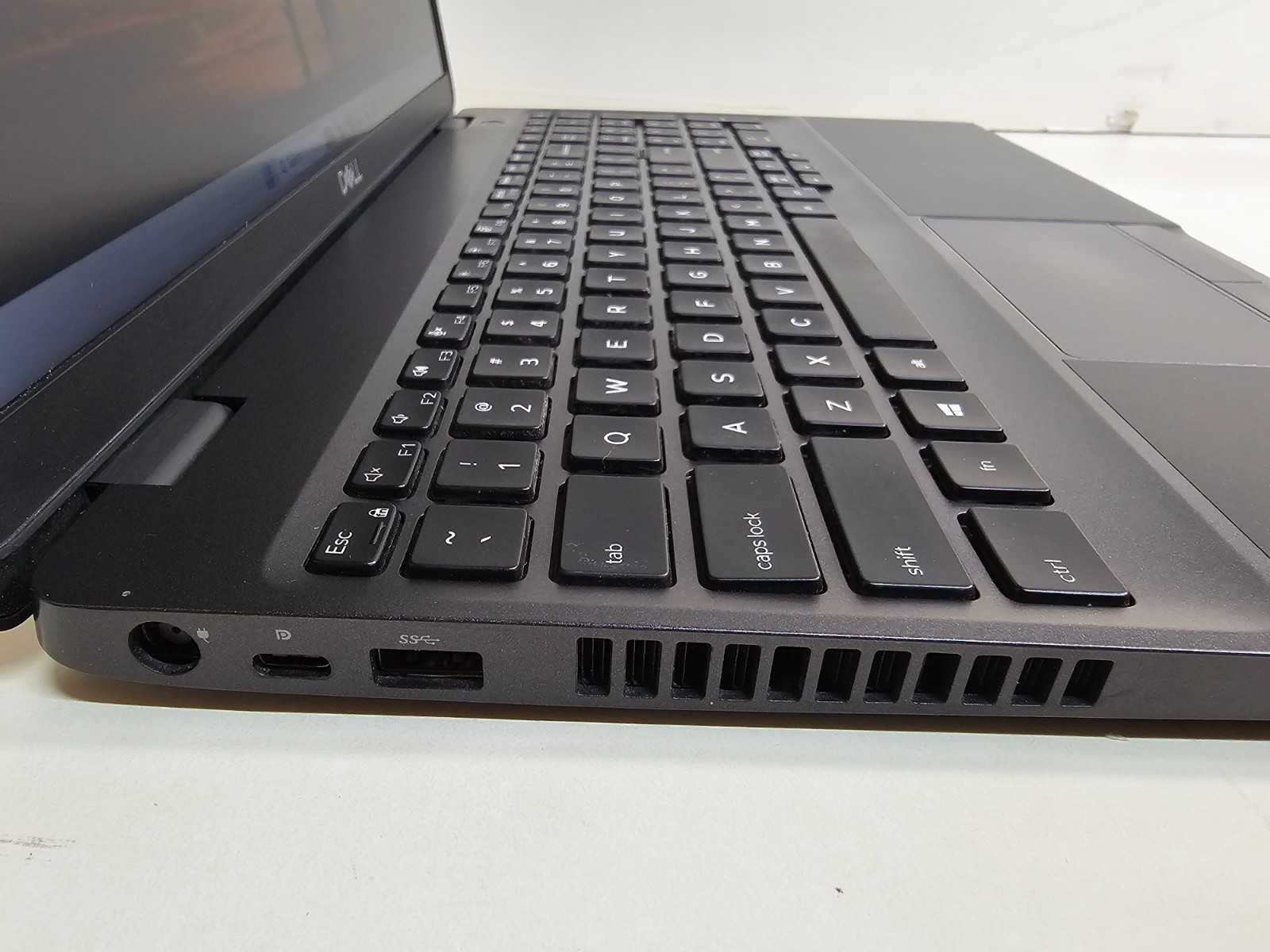 Dell Precision 3540 Laptop – 1.6 GHz i5-8365U 8GB 256GB SSD Webcam 15.6″ – SP01