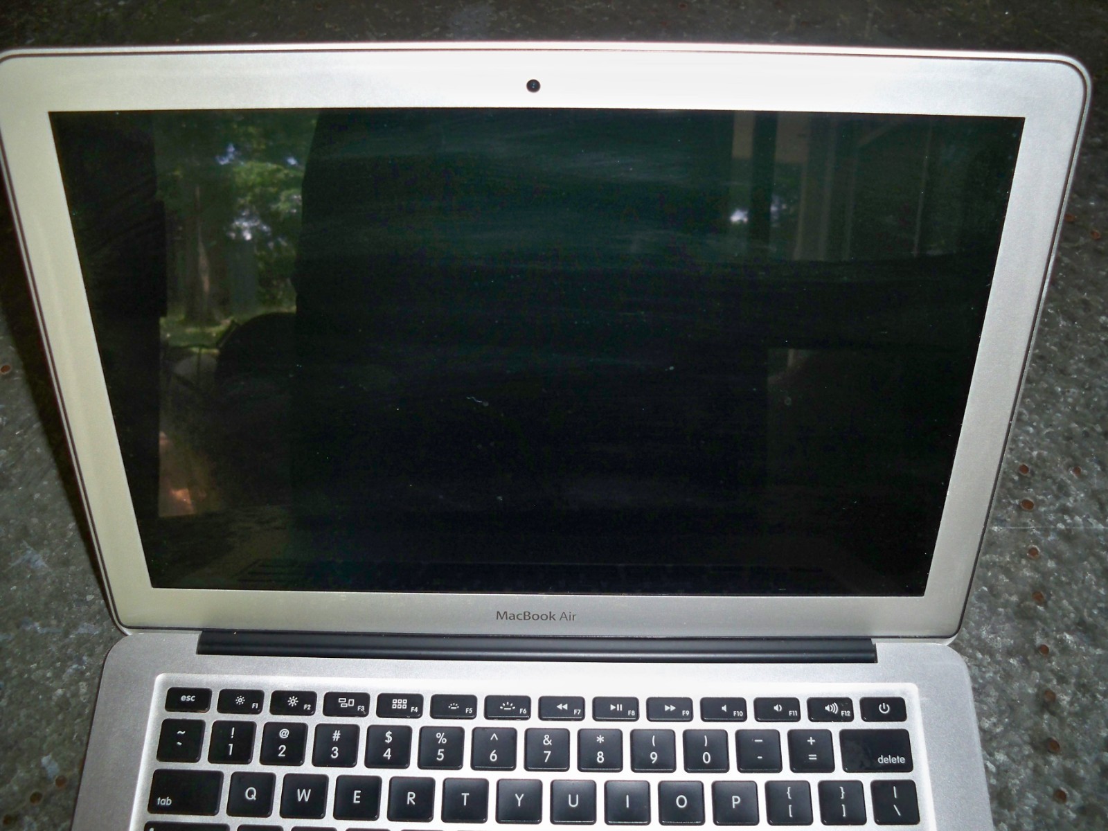 Apple MacBook Air A1466 13.3″ Intel Core i5 1.8GHz Mid 2012 W/128GB SSD, 8GB Ram