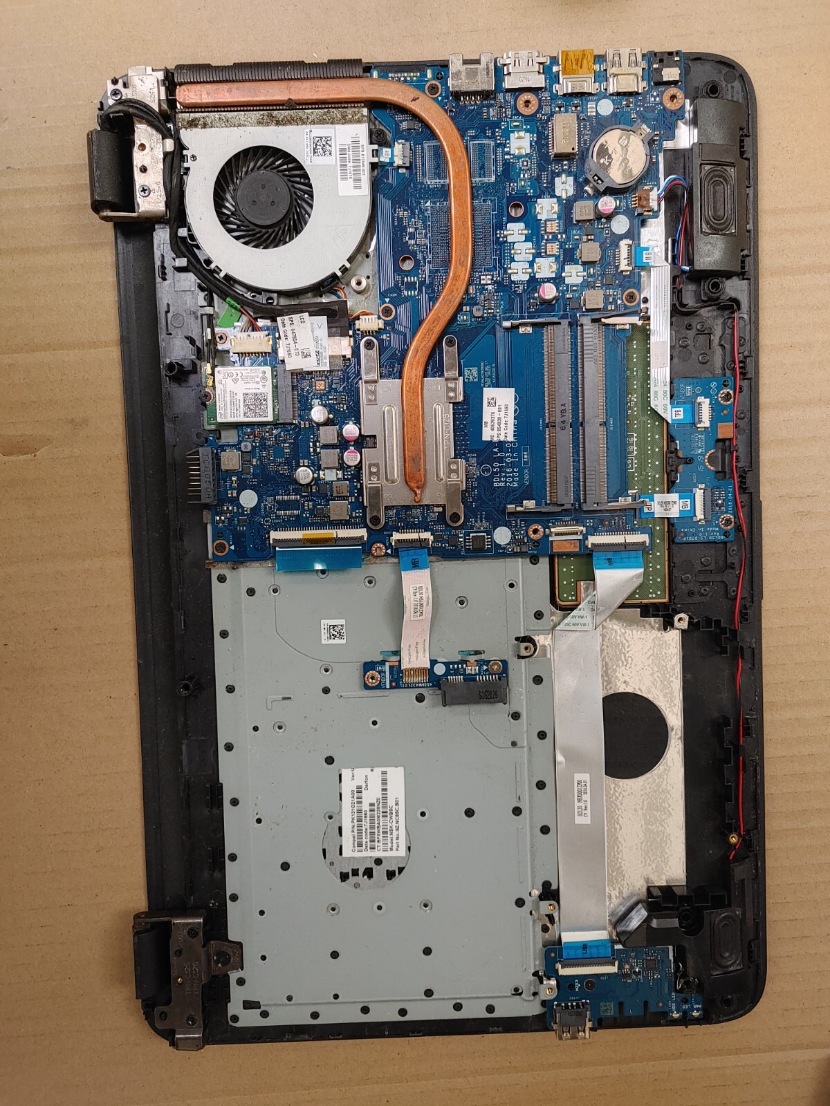 HP ProBook Core i3-6100U@ 2.30GHz, NO RAM ,NO HD ( Selling Motherboard )