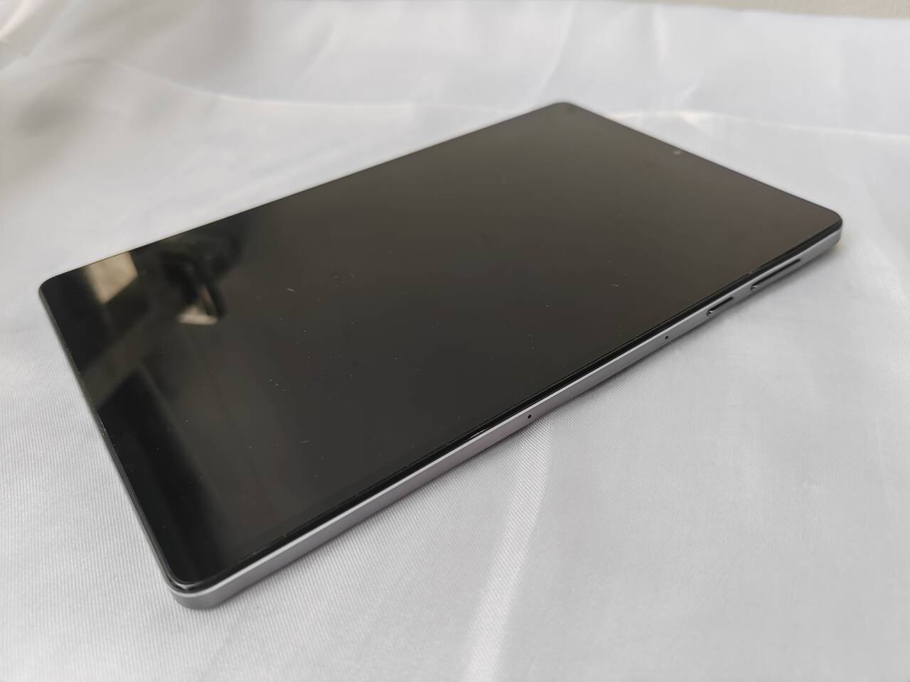 Lenovo Legion Y700 (2023)8.8” 13MP Snapdragon 8+ Gen 1 WIFI Android 6550mAh