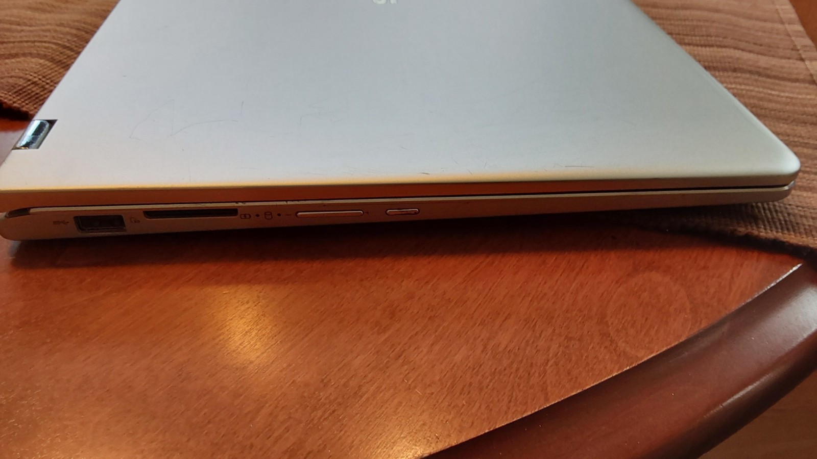 ASUS Q505UA-BI5T7 Laptop Intel Core I5-8250U 1.60GHz, 1TB HDD, 12GB RAM, WIN 11