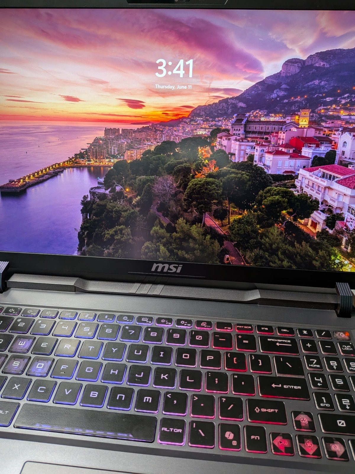 MSI Vector 16 HX AI A2XW 16″ Core Ultra 9 32GB 1TB SSD RTX 5070 TI
