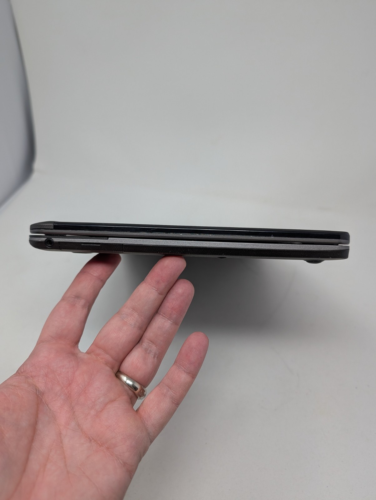 Toshiba Satellite U920t 2in1 Convertible 12.5″ i5 1.7GHz No HDD Boots To Bios