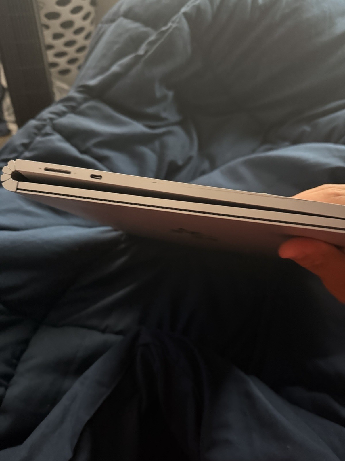 Surface Book 2 15inch 4K GTX 1060 Gpu Issue, No Wifi Cracked Screen LINUX MINT